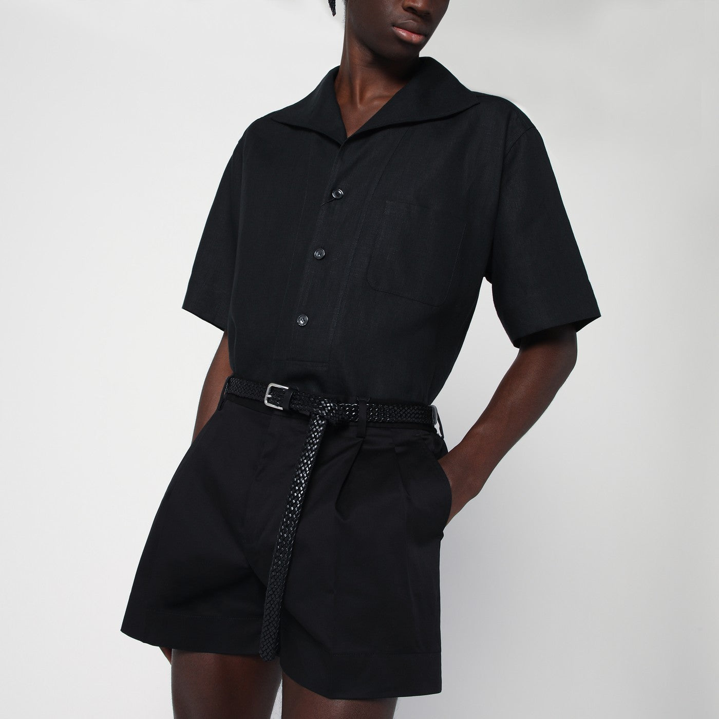 Ceinture noire en cuir tressé