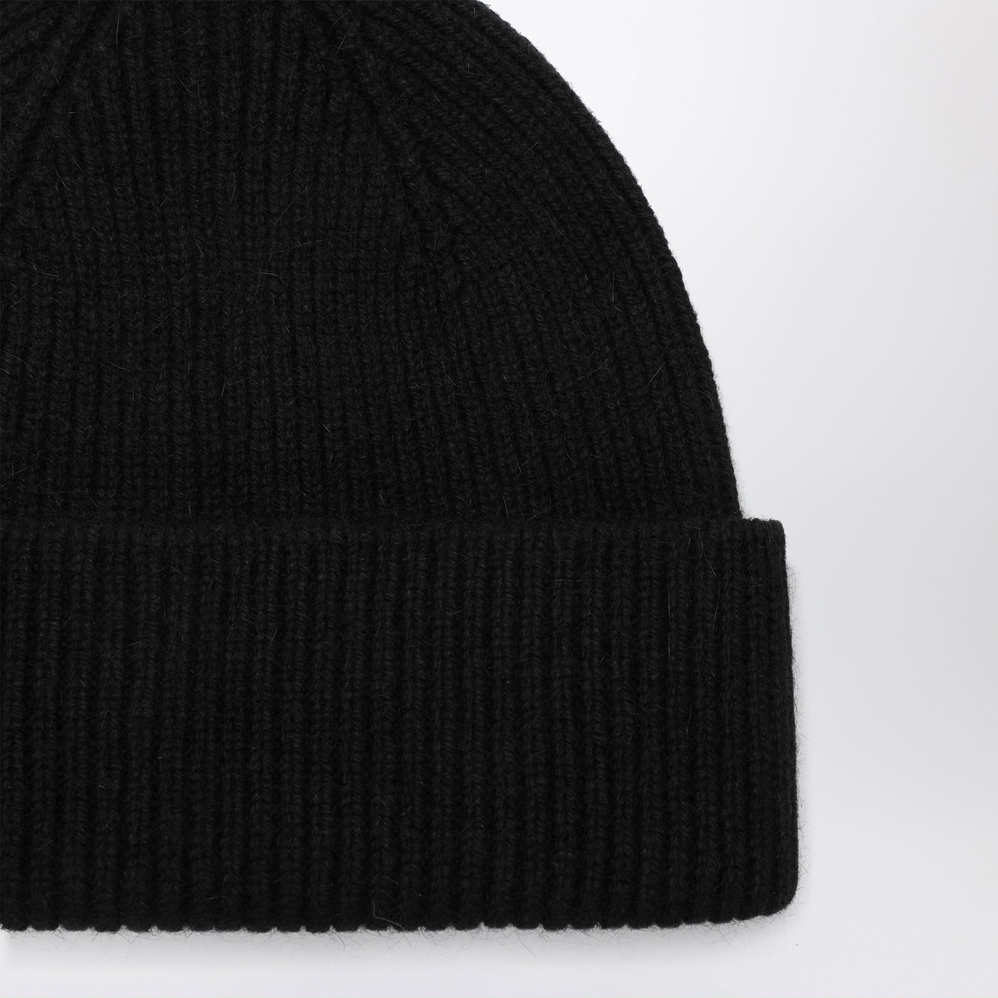 Beanie in lana e caregora color Onyx