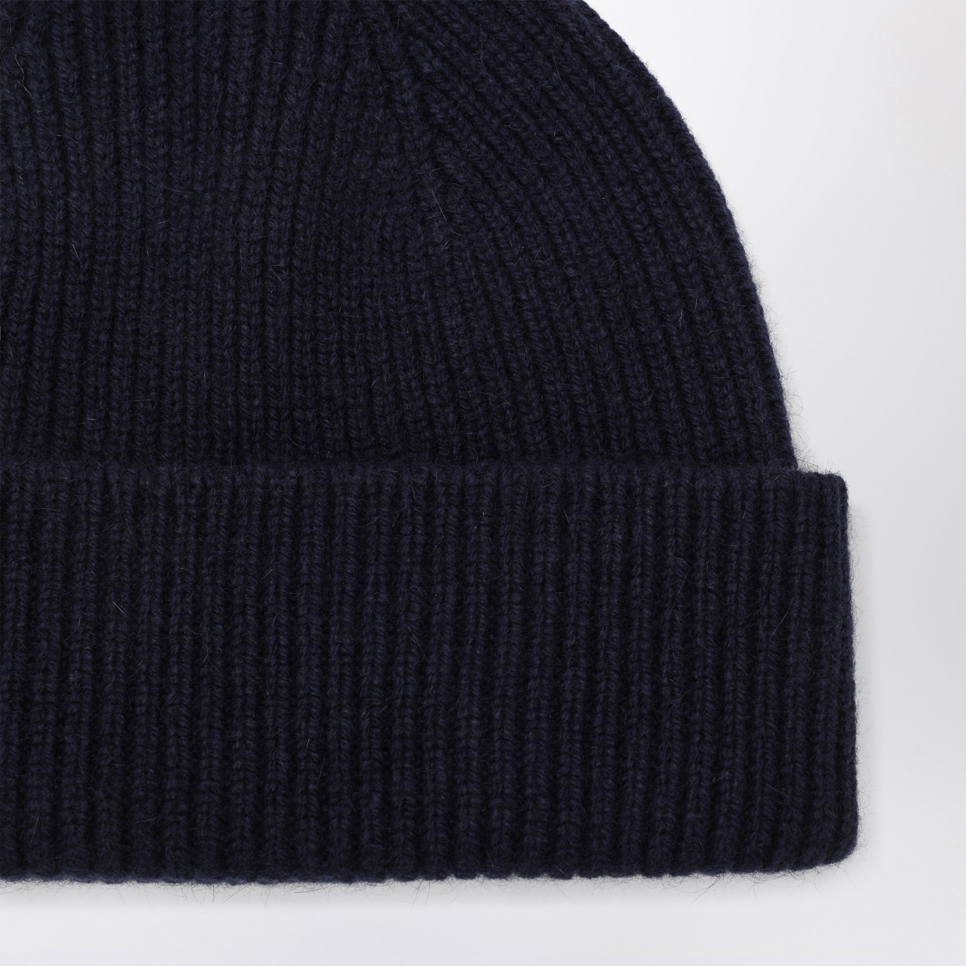 Bonnet en laine et Caregora couleur Midnight