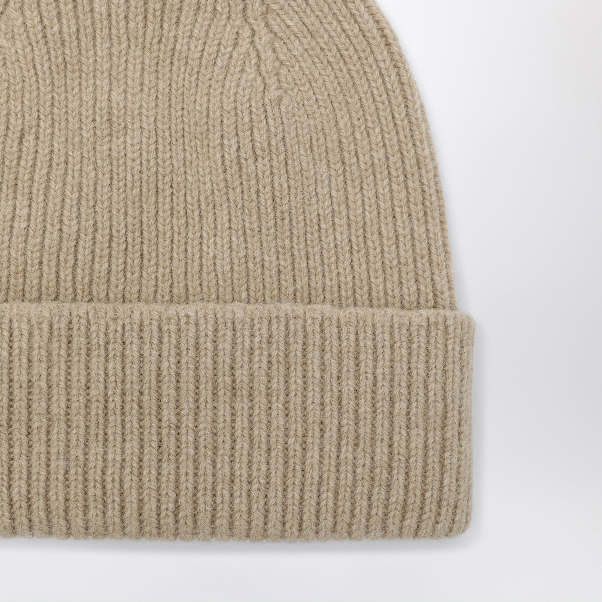 Bonnet en laine et Caregora couleur Sand