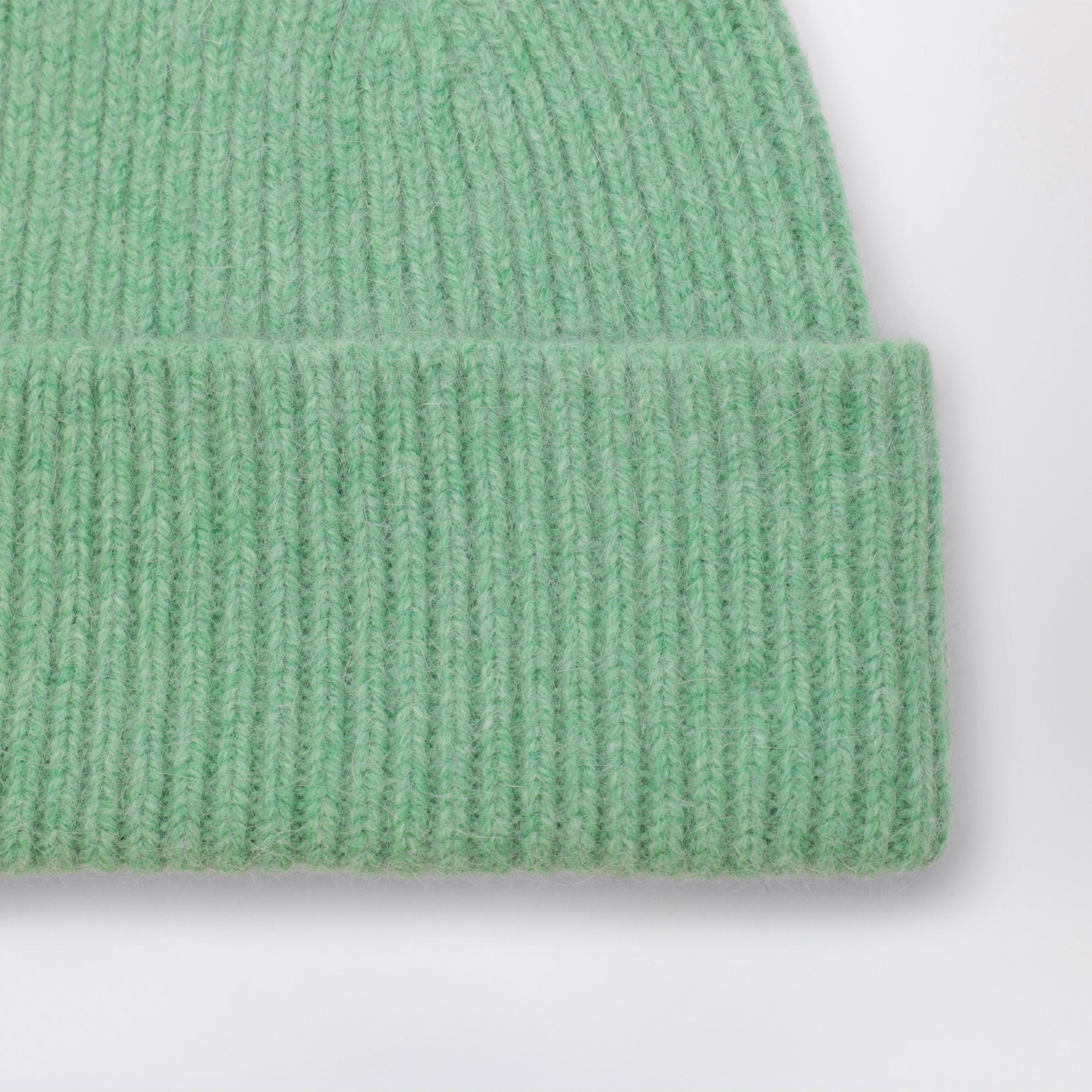 Bonnet en laine et Caregora couleur Jade