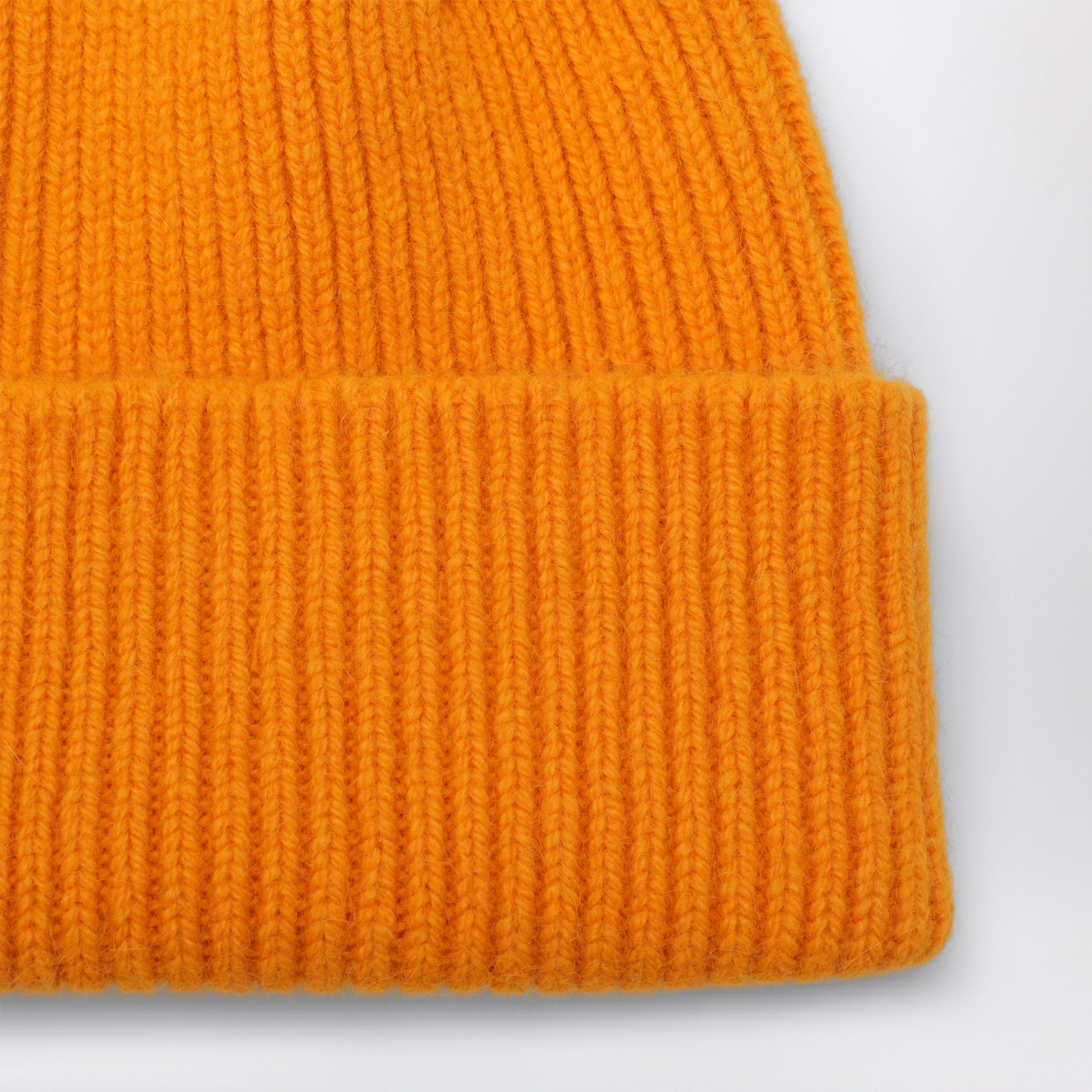 Bonnet en laine et Caregora couleur Orange Peel