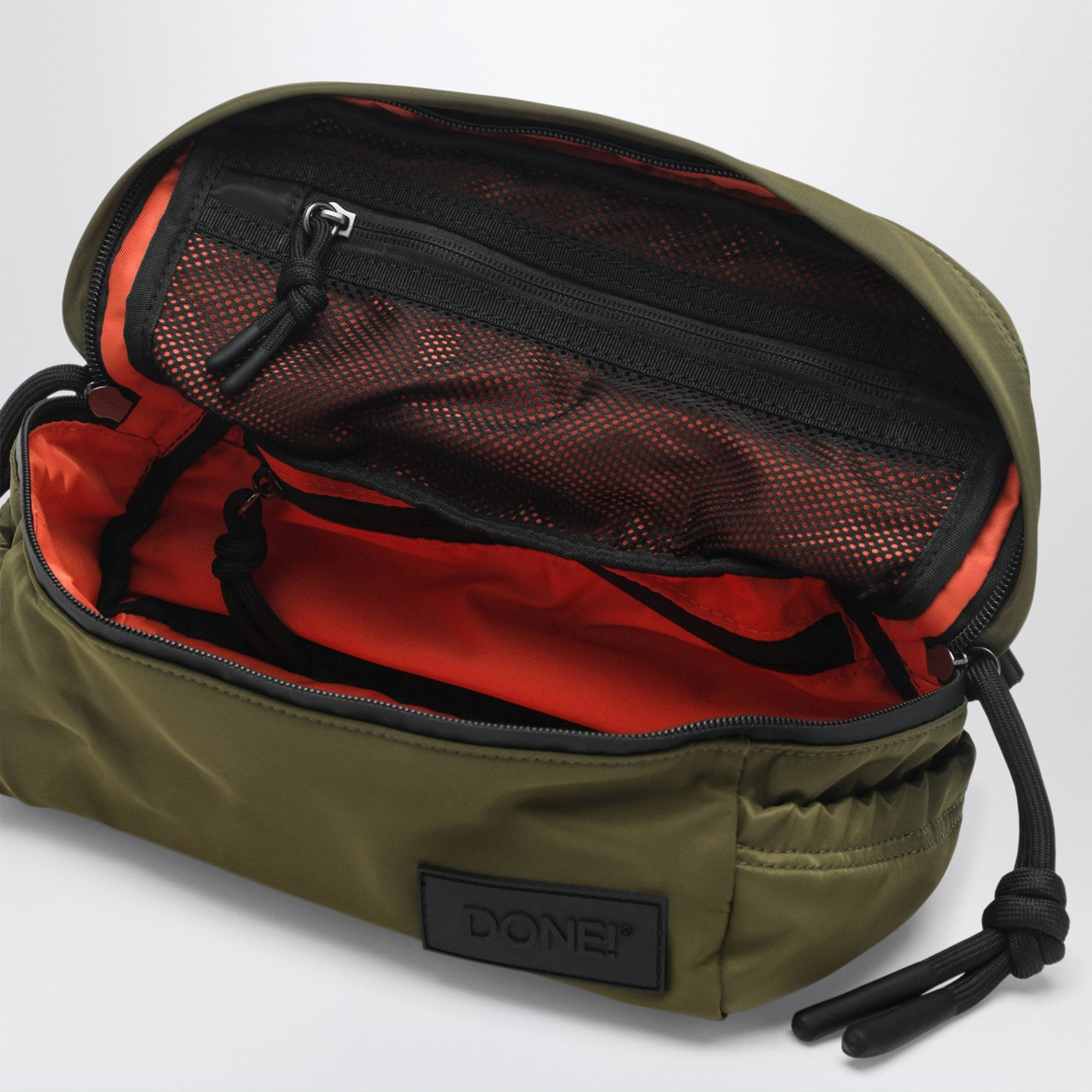 Trousse de toilette verte en nylon