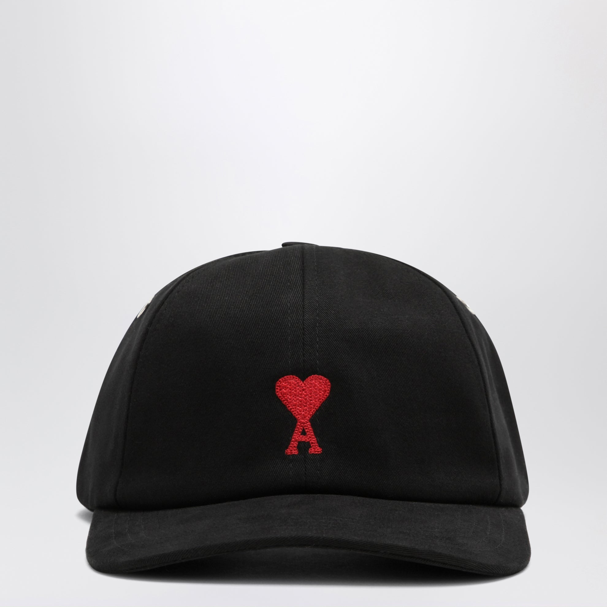 Black baseball cap with logo