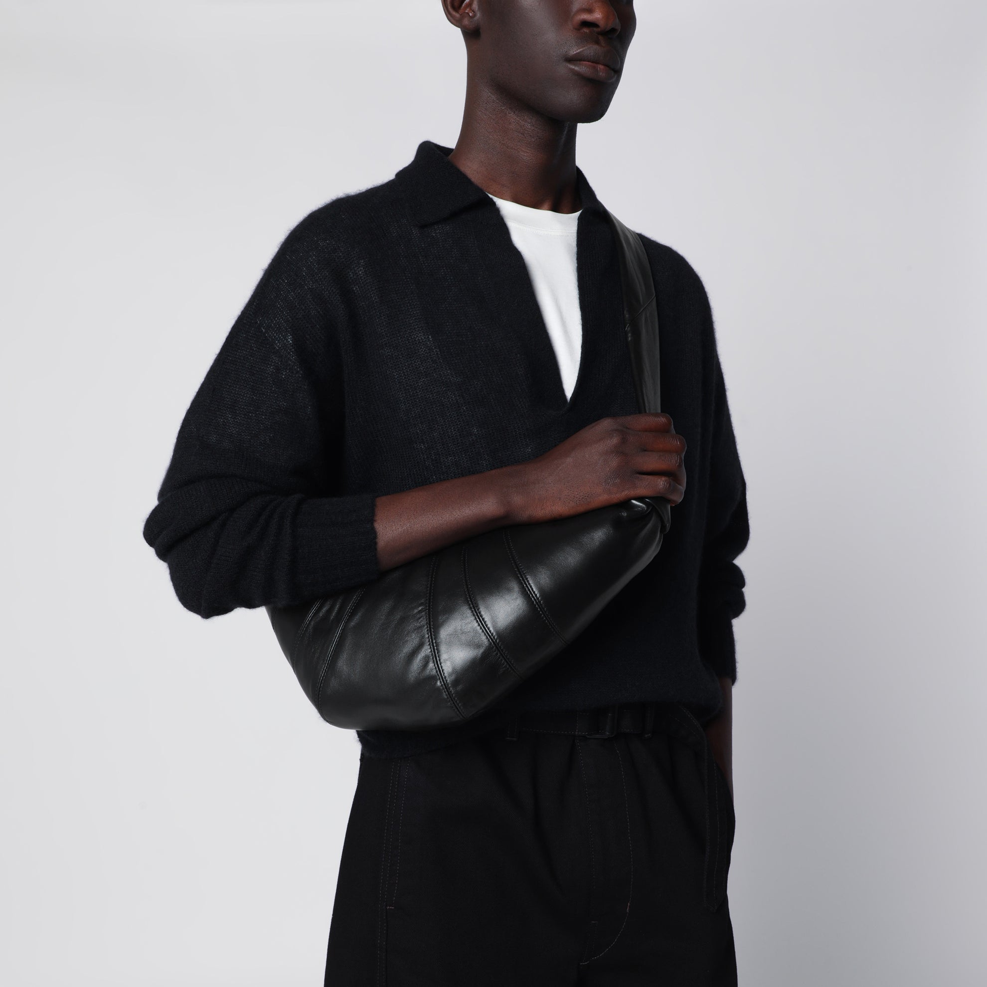 Croissant bag media nera in pelle