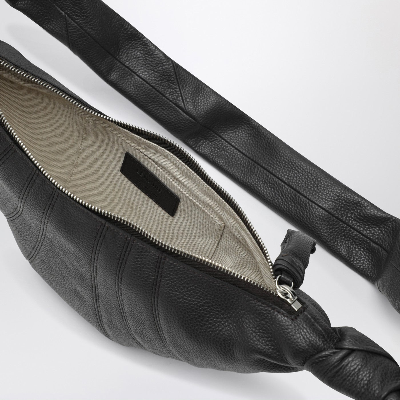 Croissant Tasche klein in Dunkelbraun