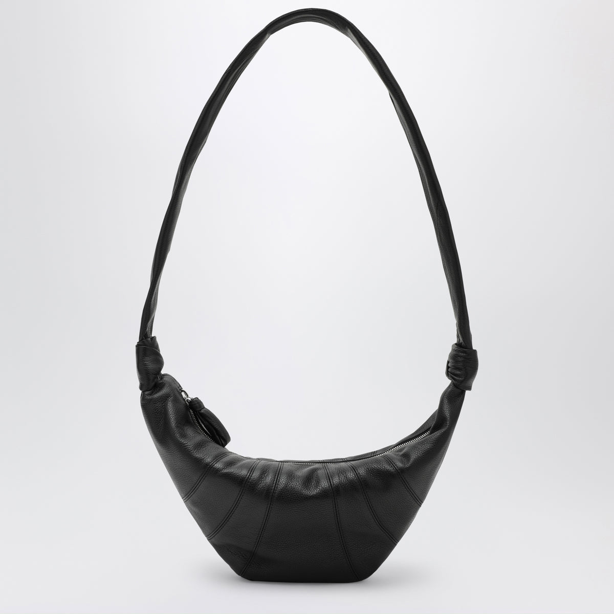 Kleine Croissant-Tasche aus schwarzem Leder