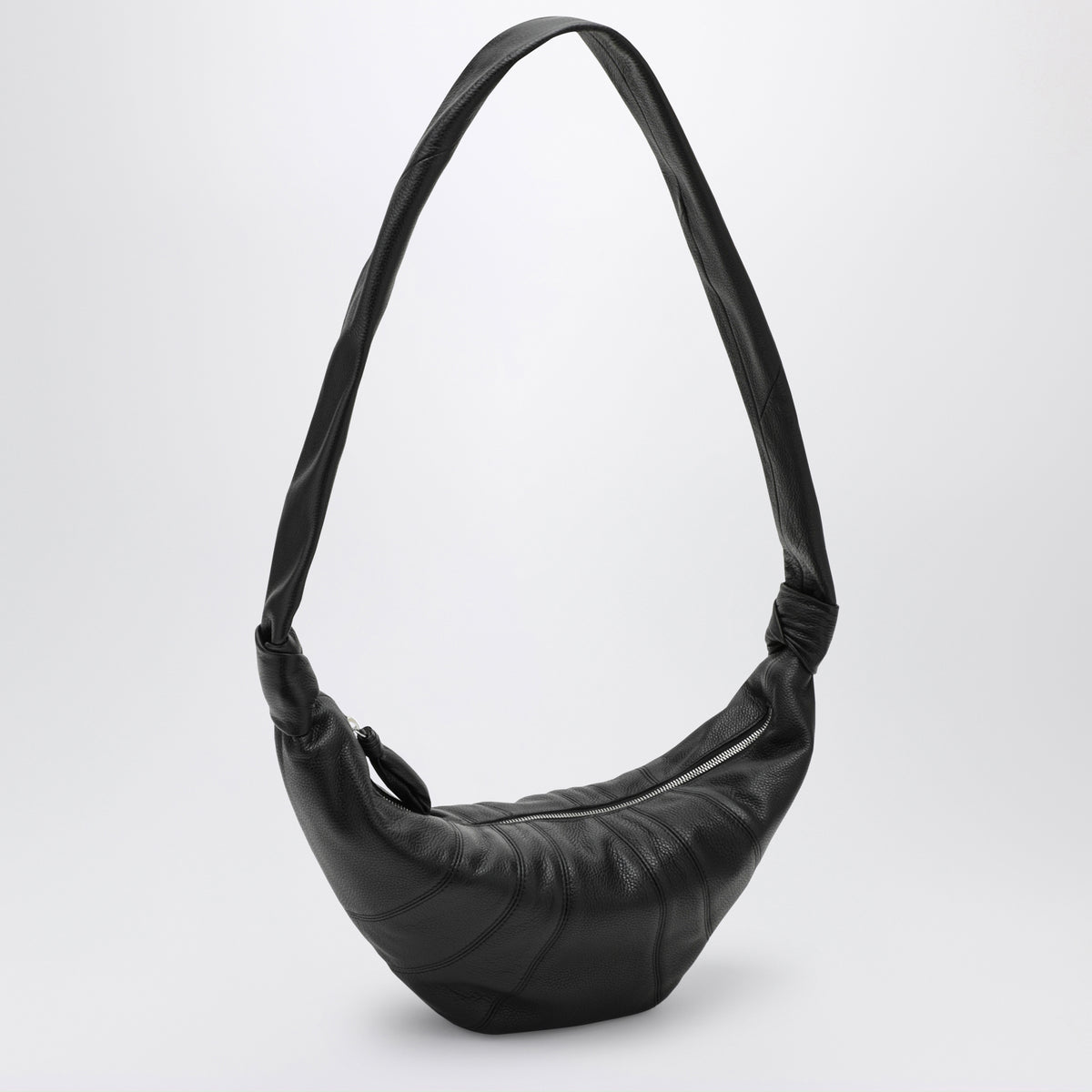 Kleine Croissant-Tasche aus schwarzem Leder