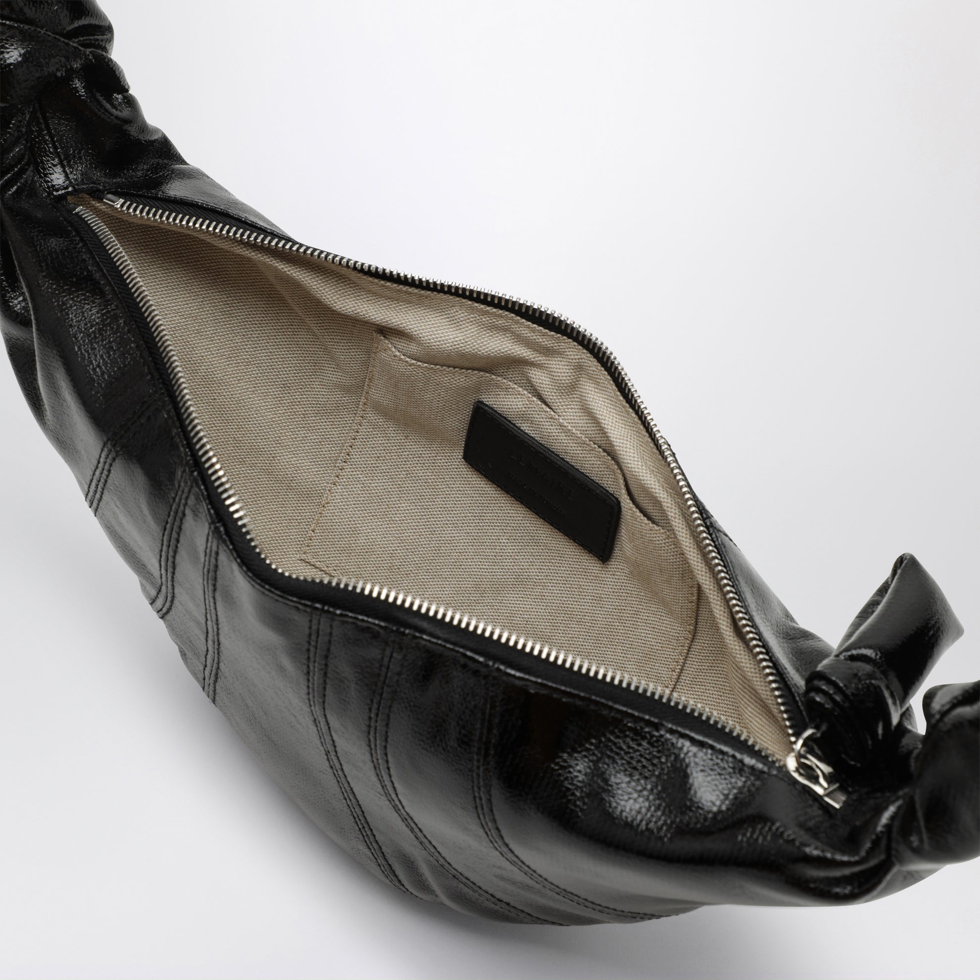 Kleine schwarze Croissant Bag aus beschichteter Baumwolle