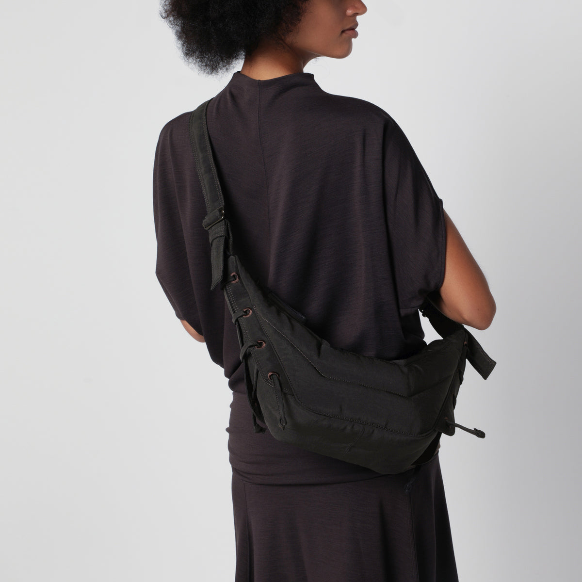 Borsa Soft Game piccola marrone scura in nylon idrorepellente