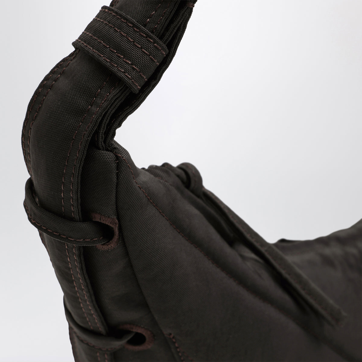 Borsa Soft Game piccola marrone scura in nylon idrorepellente