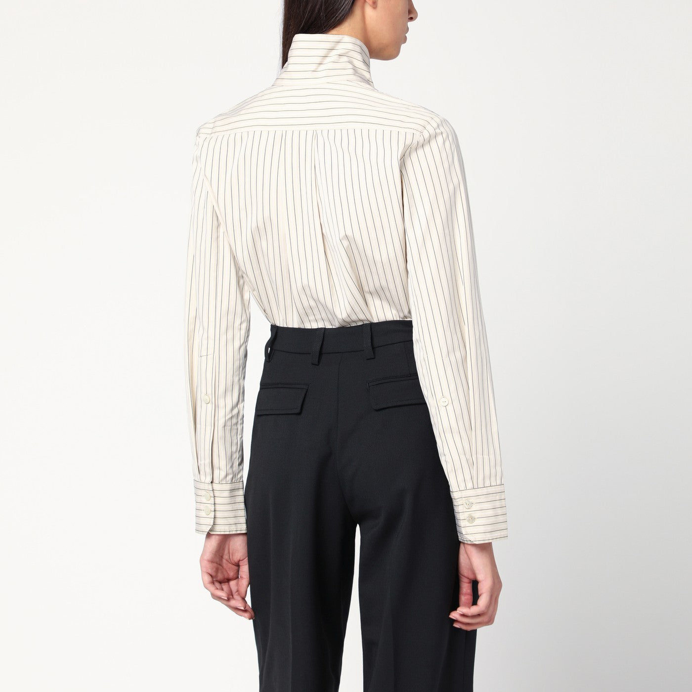 Camicia a righe con collo a sciarpa