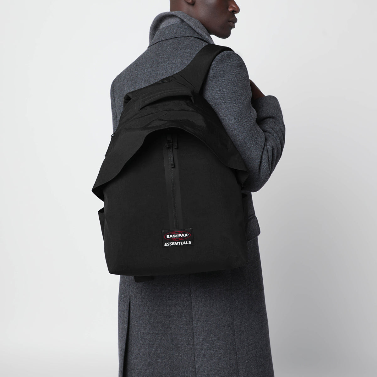 Zaino Essentials nero in nylon