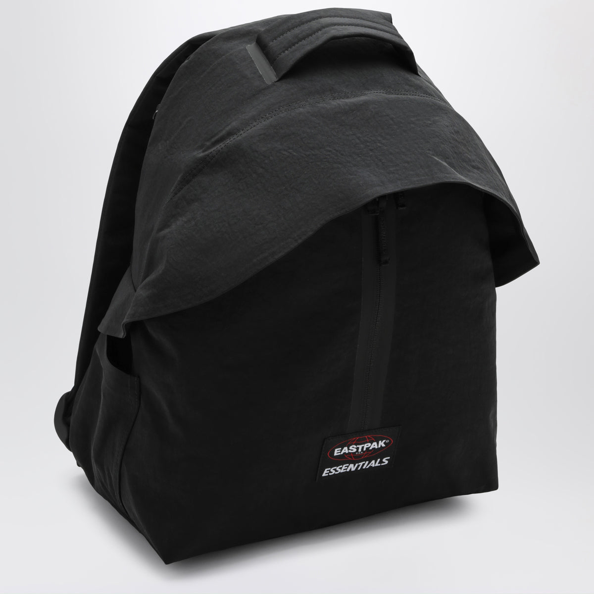 Zaino Essentials nero in nylon