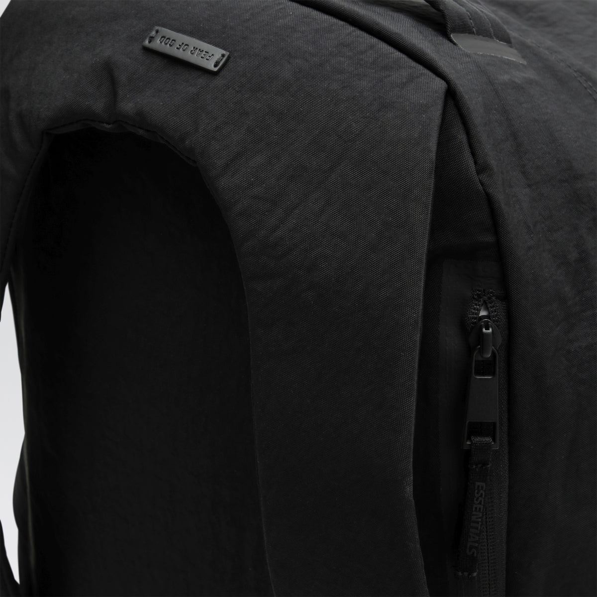 Zaino Essentials nero in nylon
