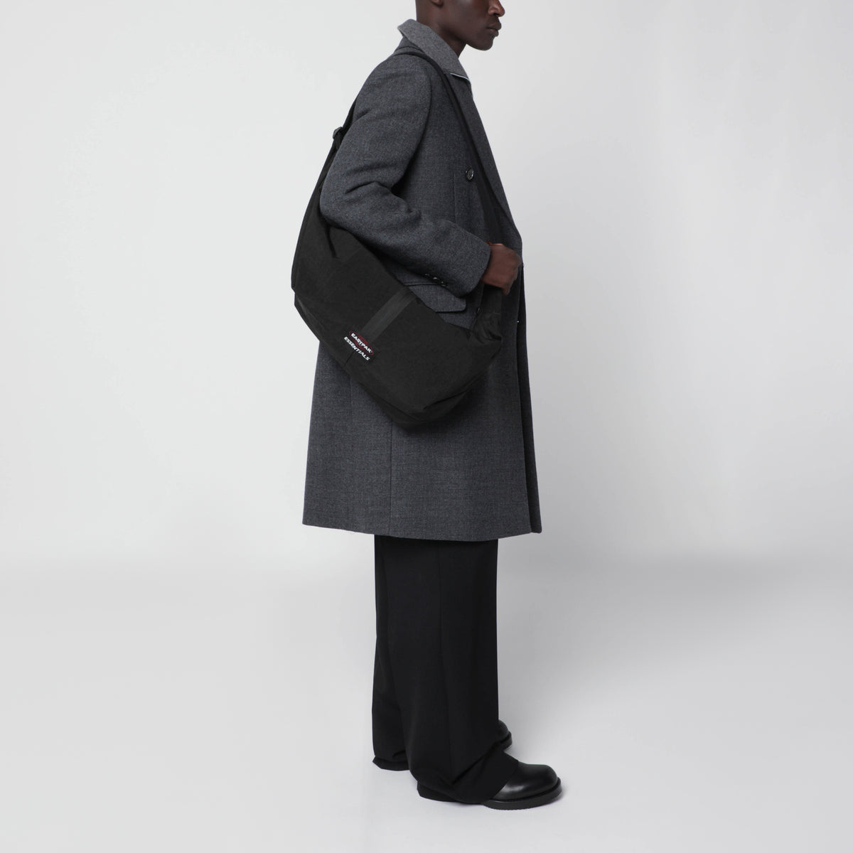 Borsa Shell Bag nera in nylon