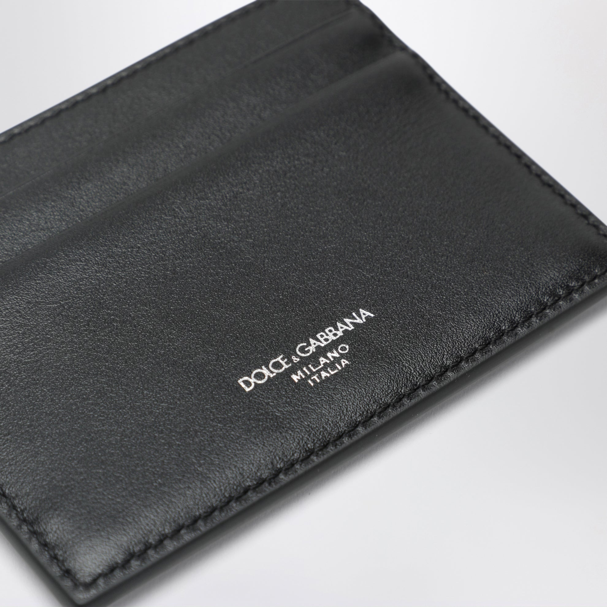 Woven plongé calfskin card holder in black