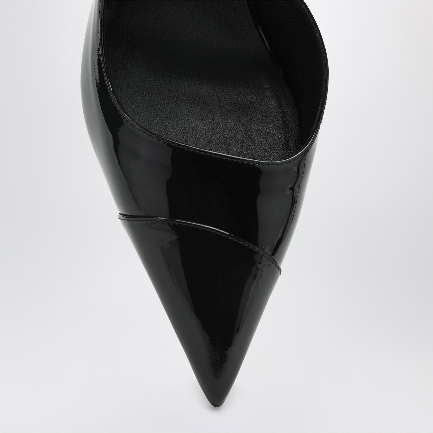 Brigitte 100 pumps in black patent leather