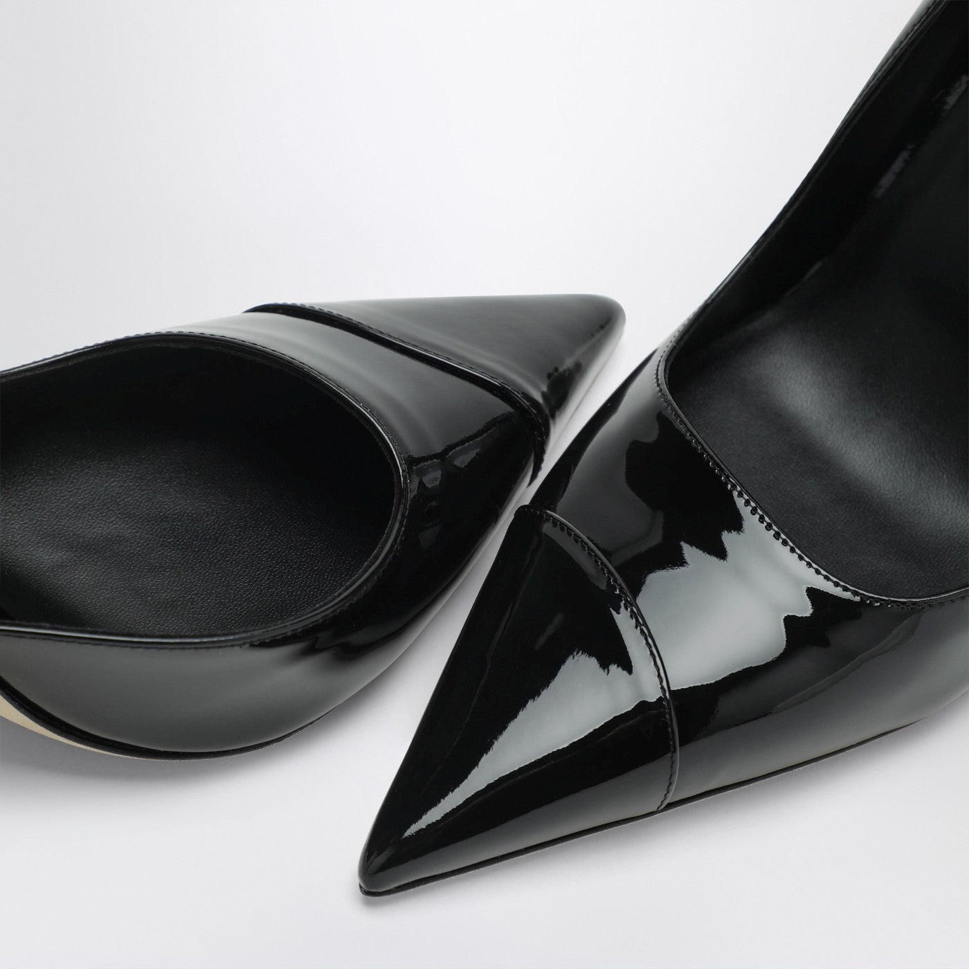 Brigitte 100 pumps in black patent leather