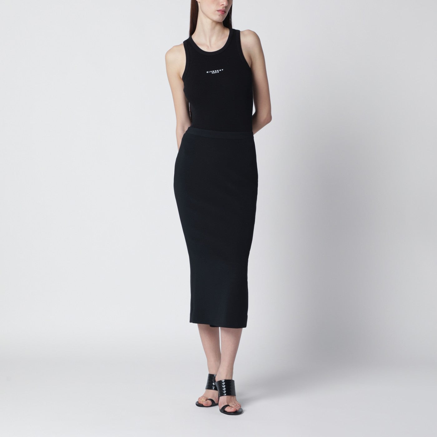 Canotta taglio slim nera con logo