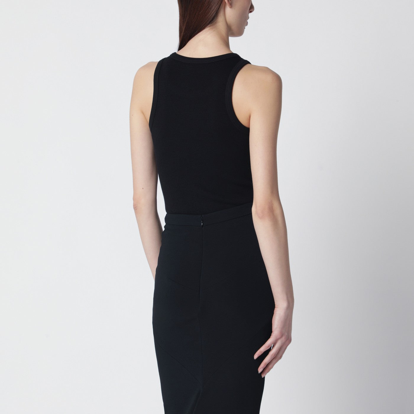 Canotta taglio slim nera con logo