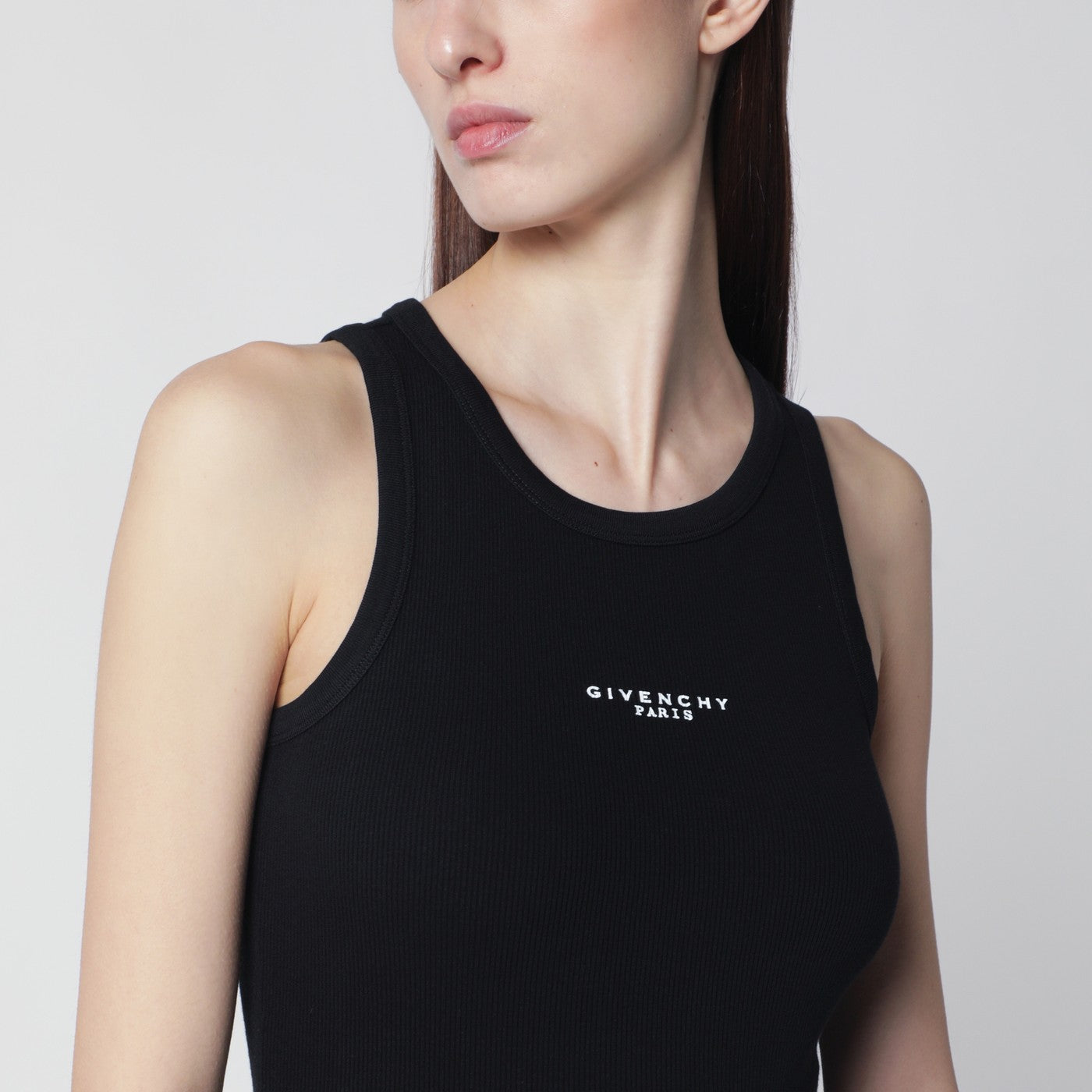 Canotta taglio slim nera con logo