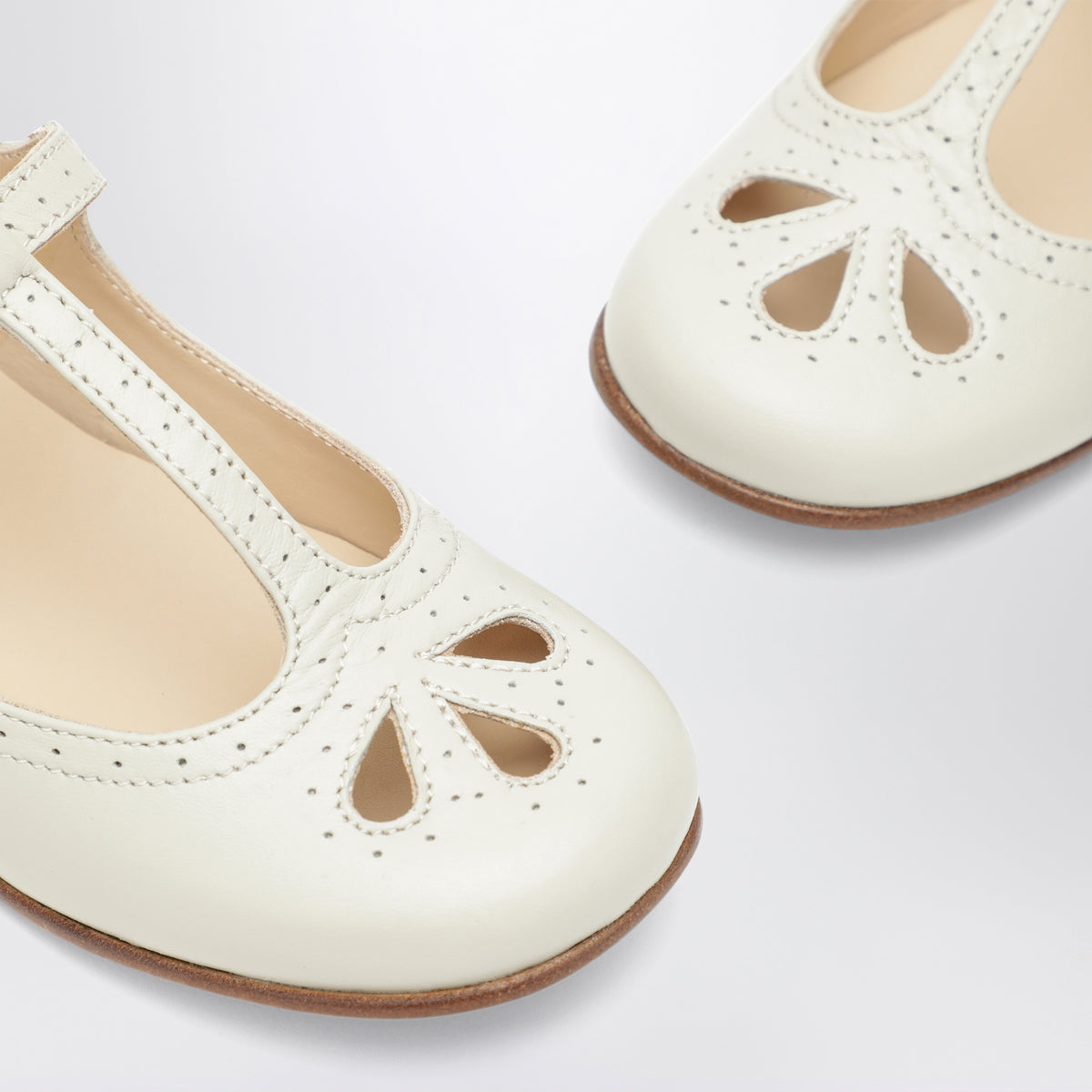 Ivory leather ballerinas