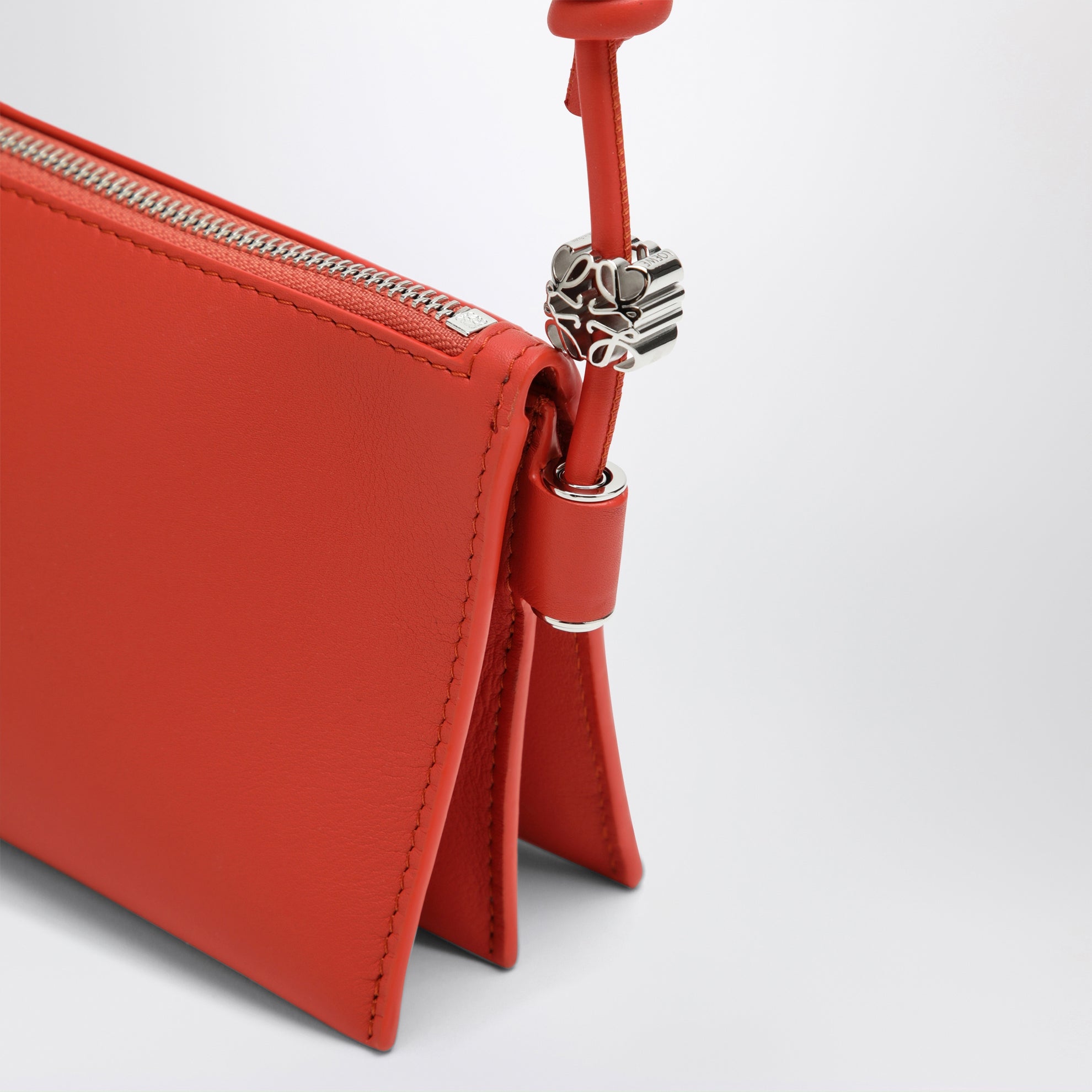 Pochette Joya in nappa di vitello arancione