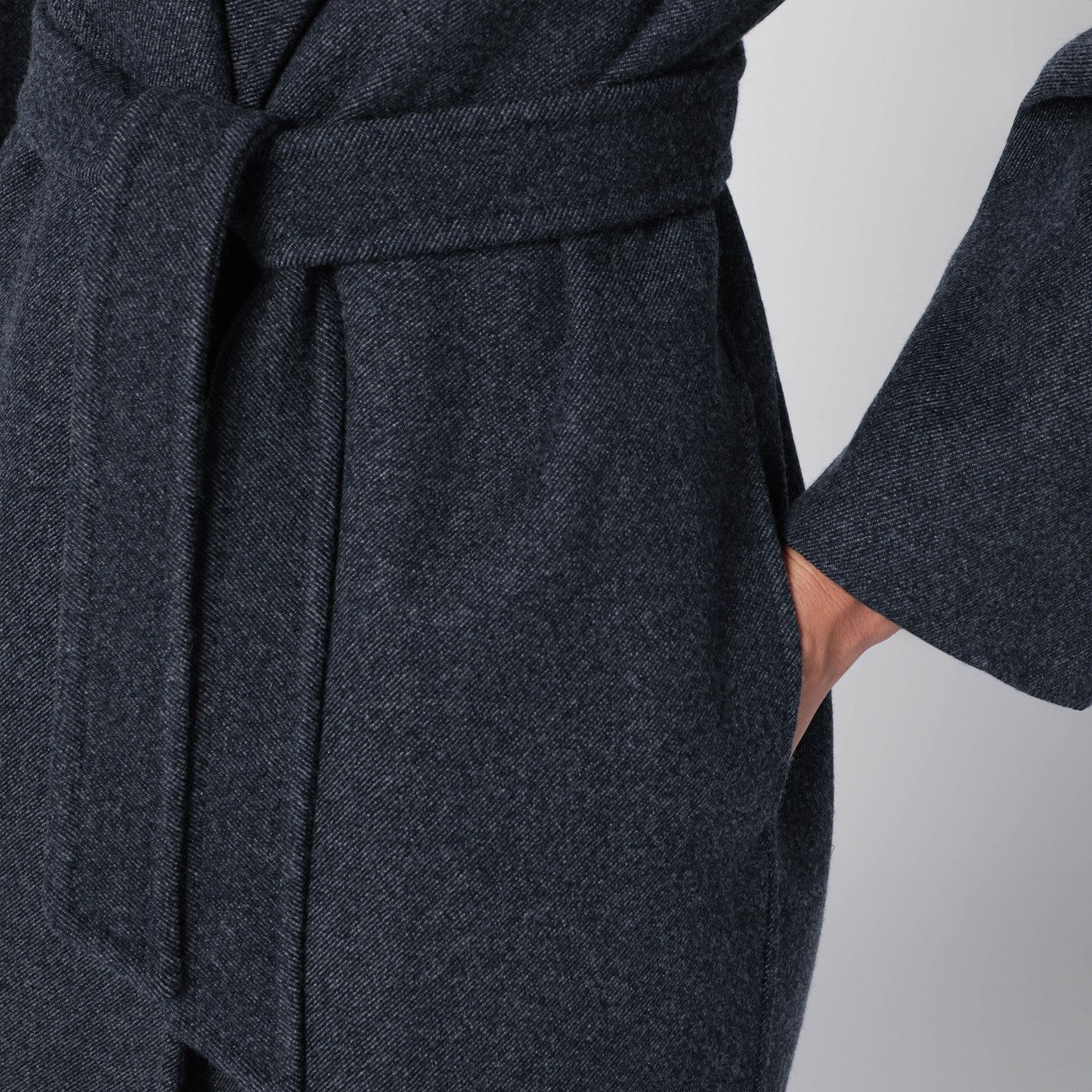 Blauer Wollmantel mit Denim-Effekt