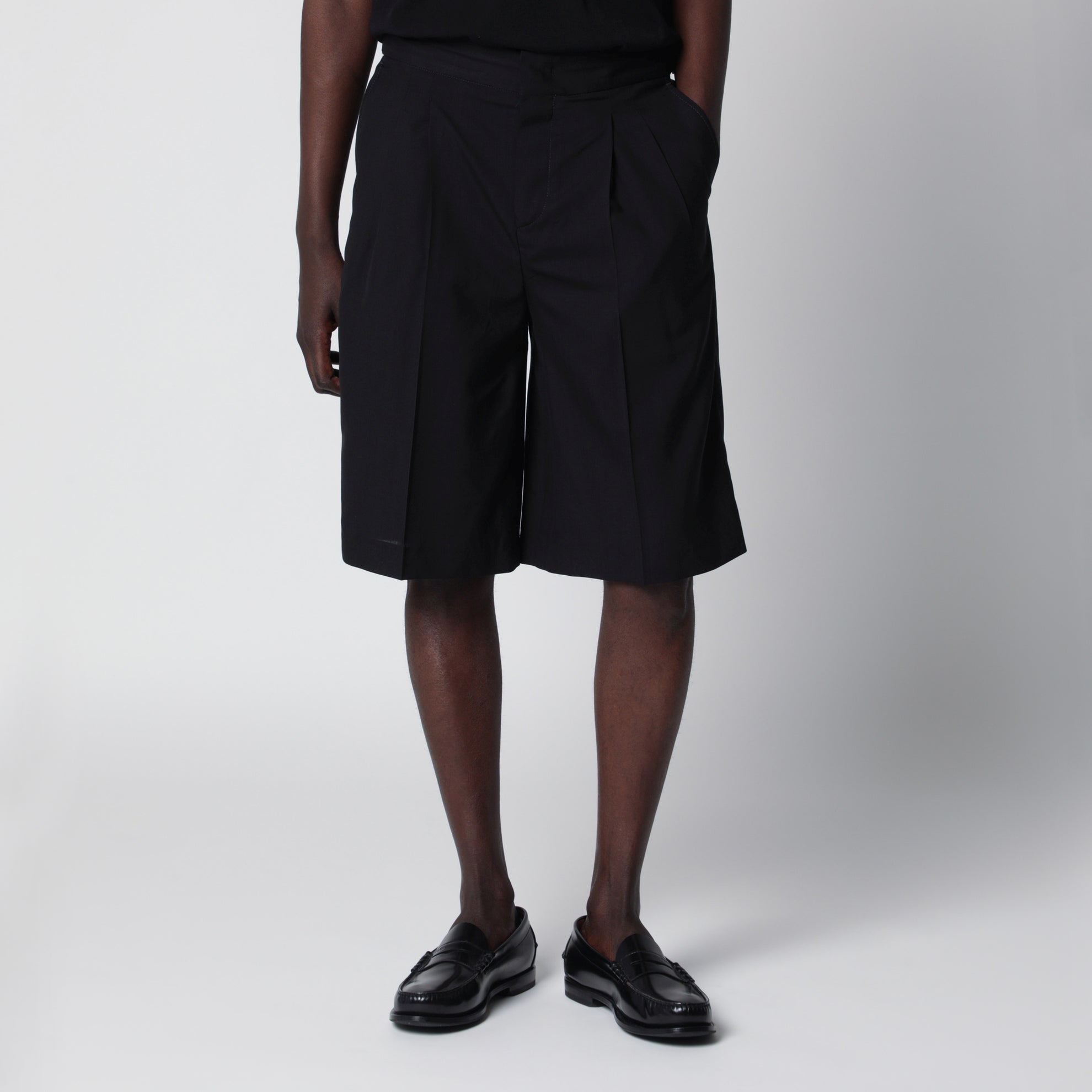 Schwarze Bermuda-Shorts aus Baumwolle
