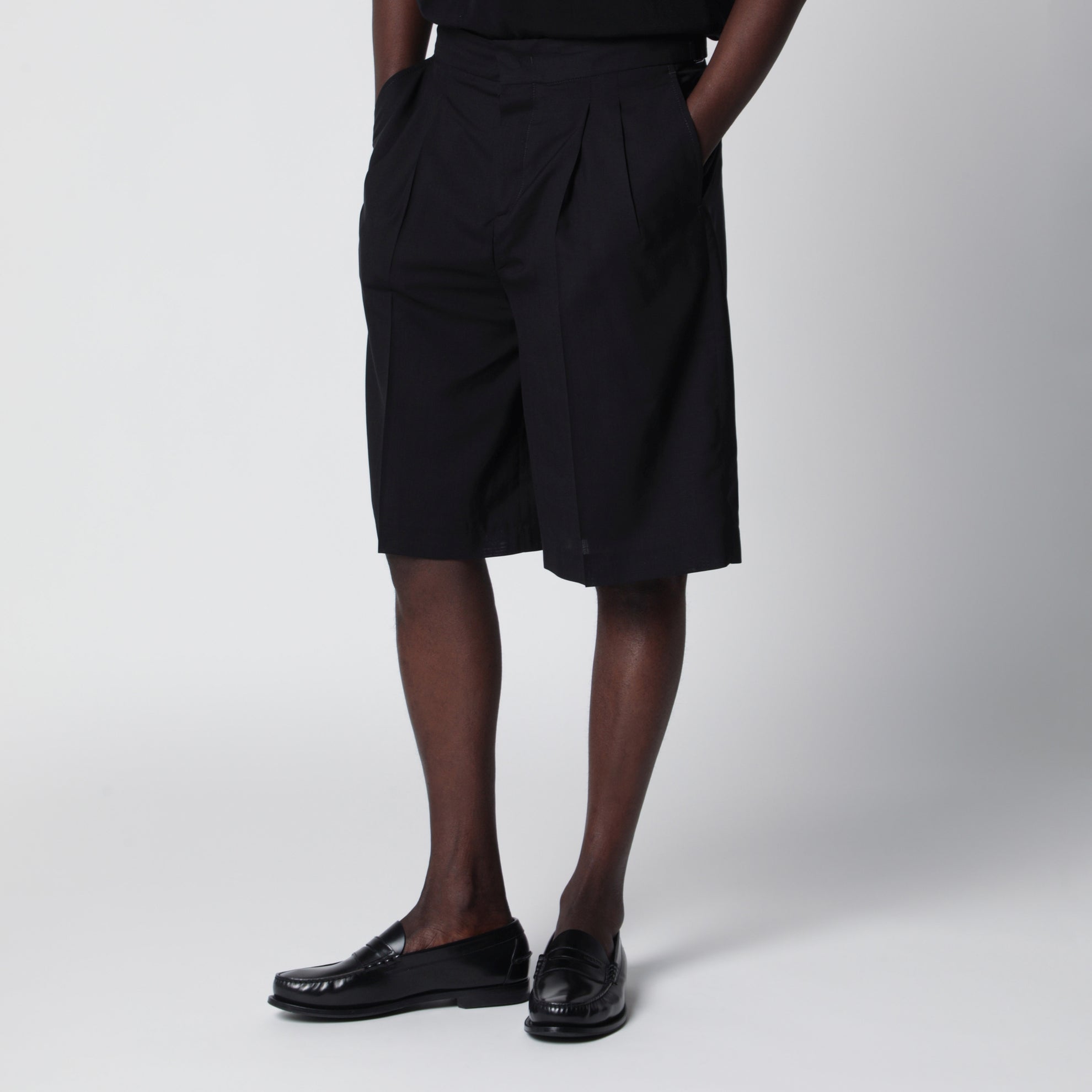 Schwarze Bermuda-Shorts aus Baumwolle