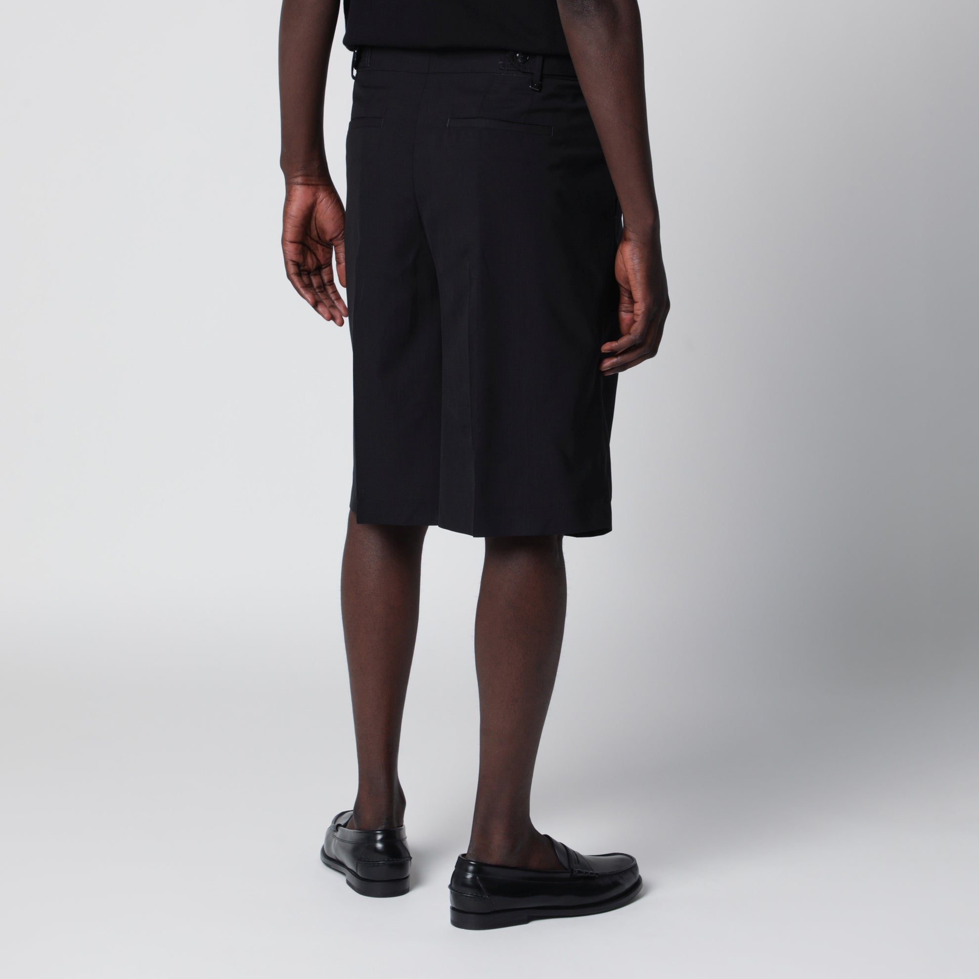 Schwarze Bermuda-Shorts aus Baumwolle