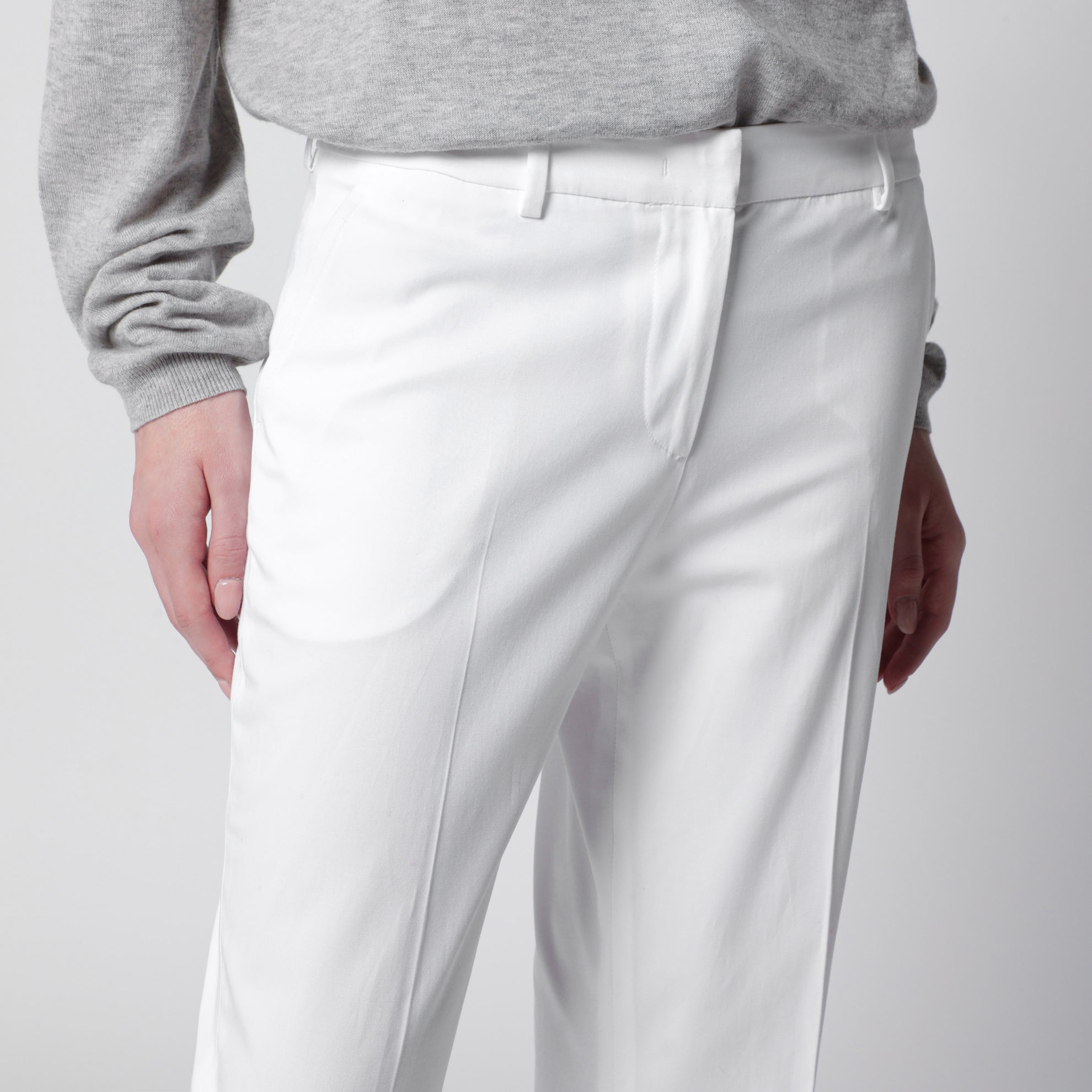 Mid-rise flared cotton trousers in white