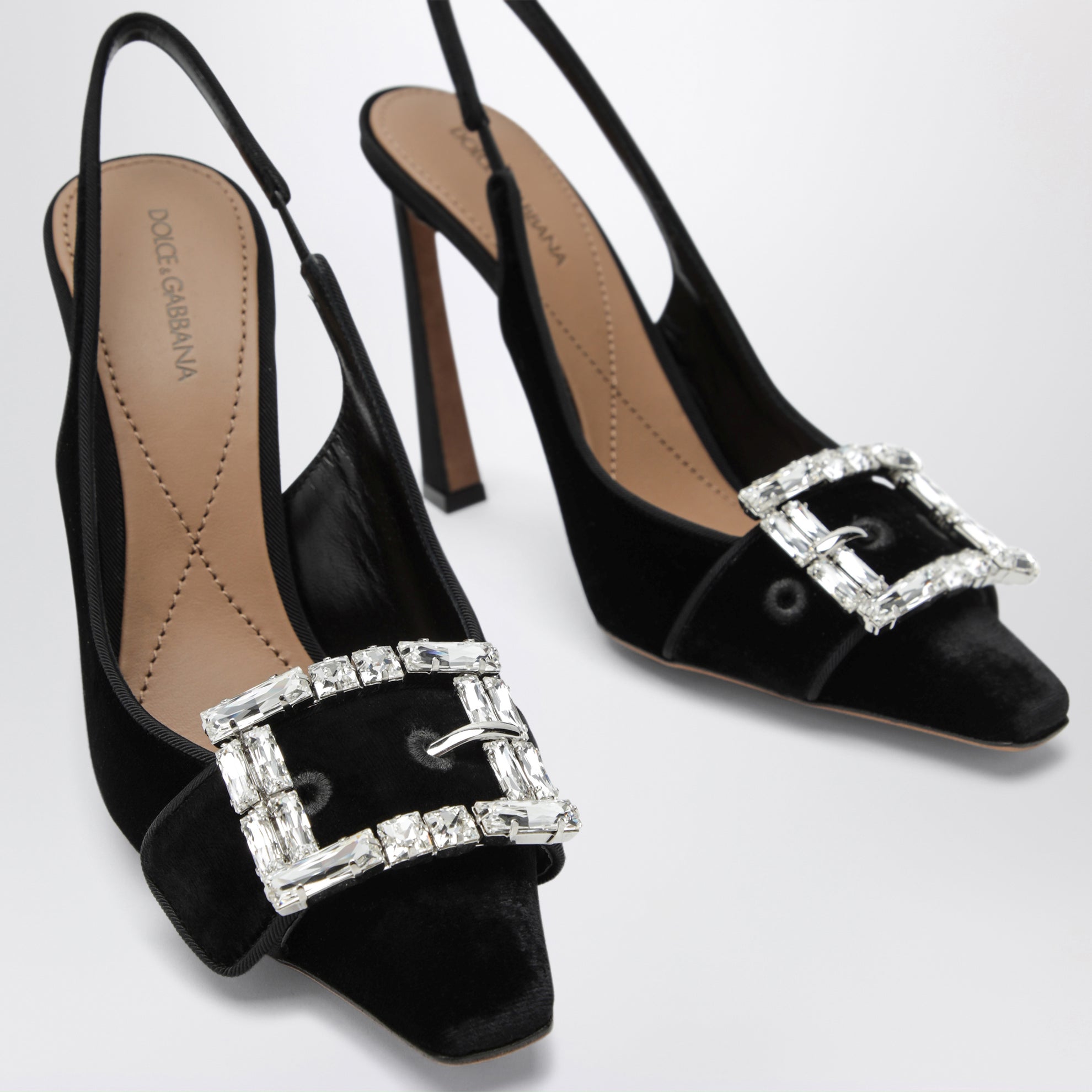 Slingback in velluto con fibbia gioiello nera