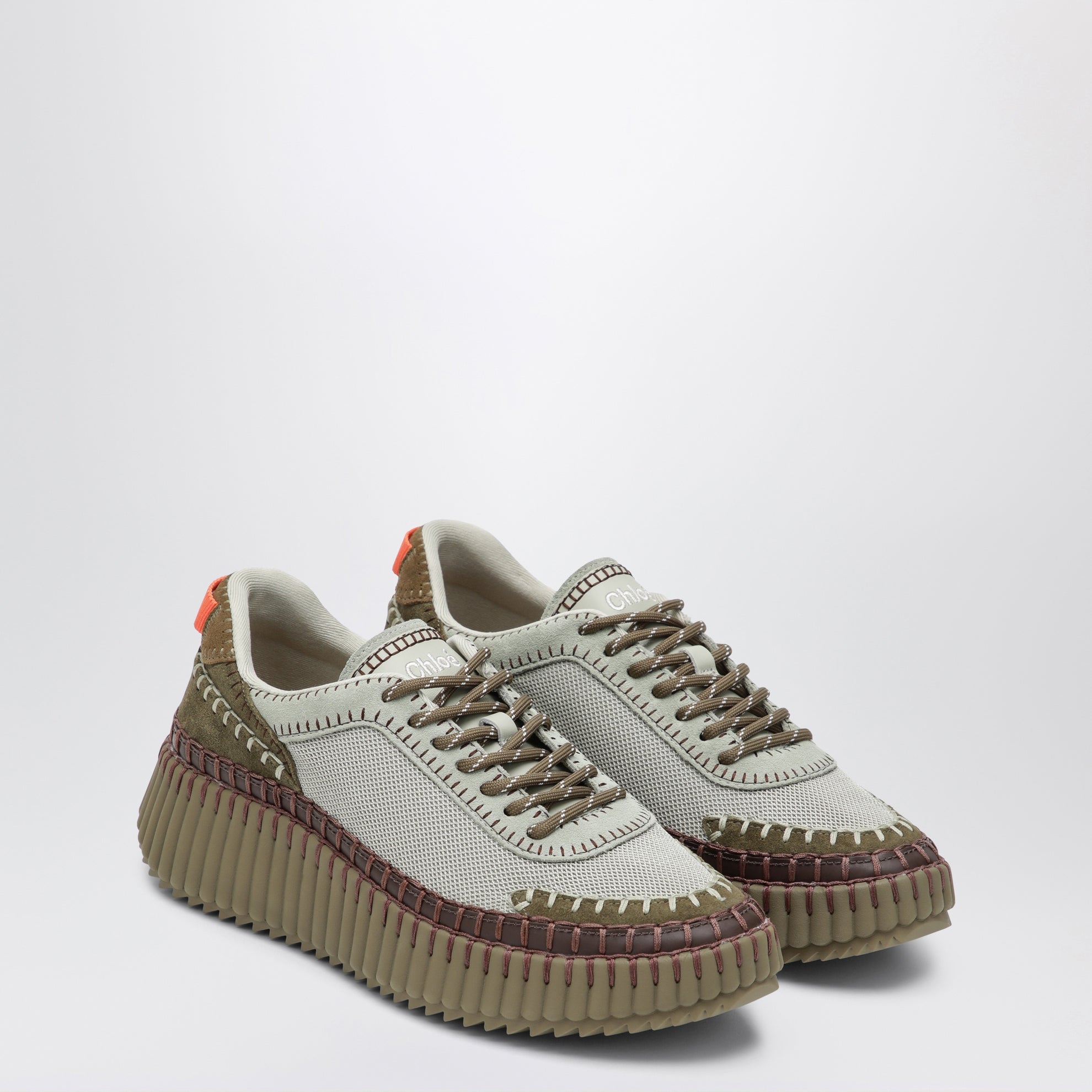 Nama Sneaker in Militärgrün