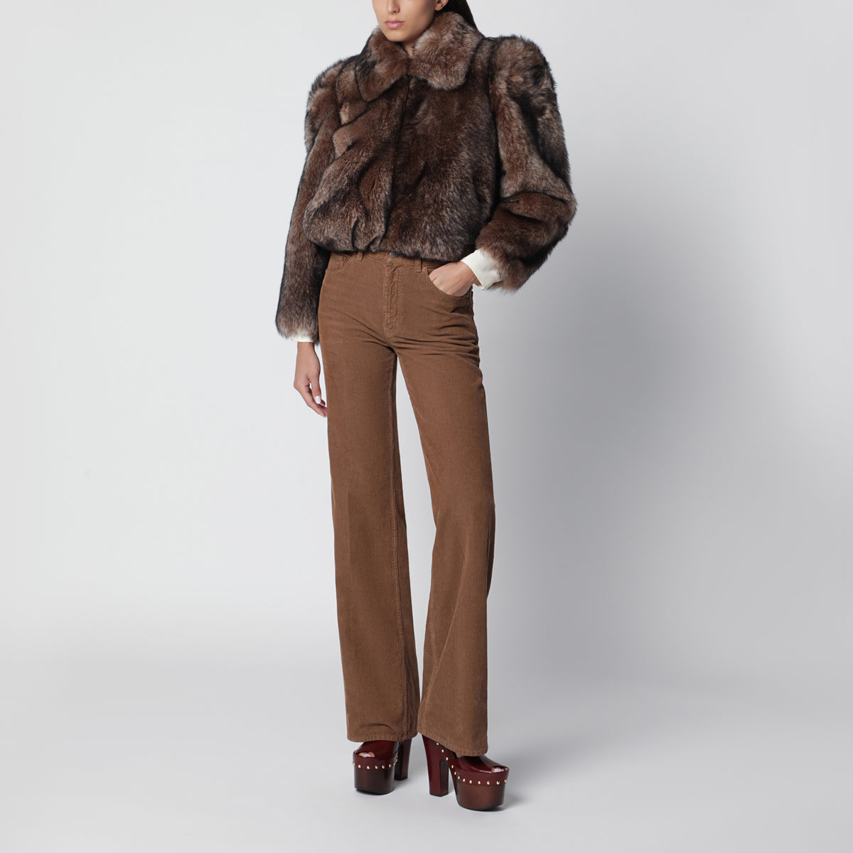 Giacca corta marrone in shearling