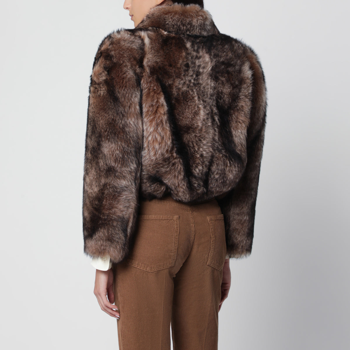 Giacca corta marrone in shearling