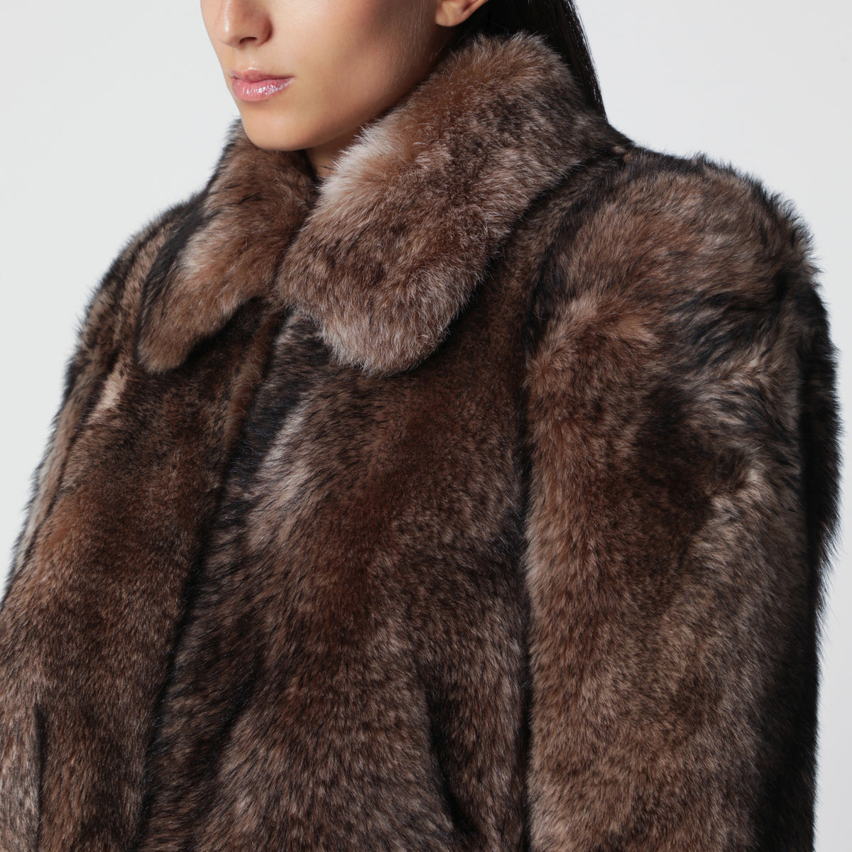 Giacca corta marrone in shearling