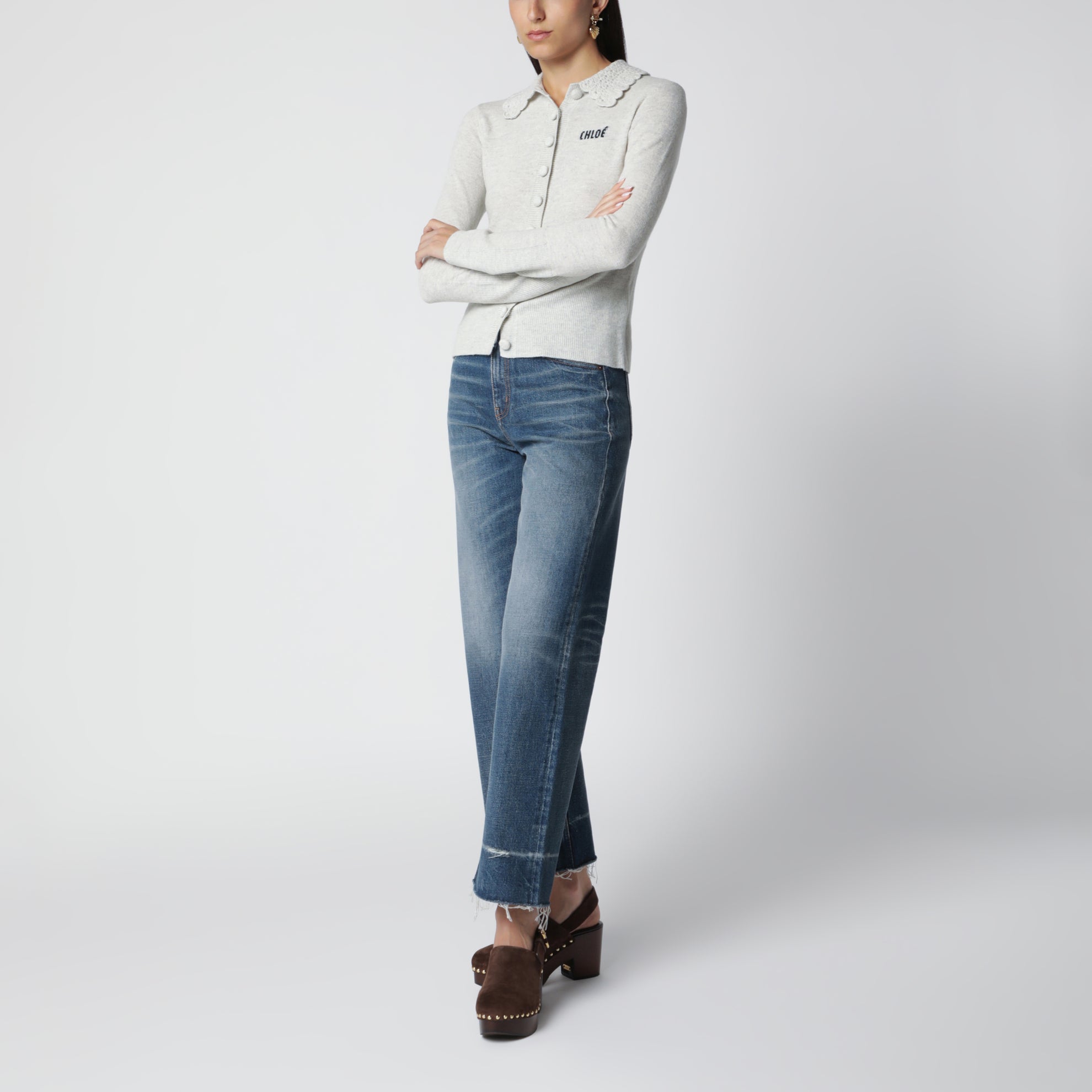 Taillierte Wollstrickjacke mit Logo in Sweet Grey