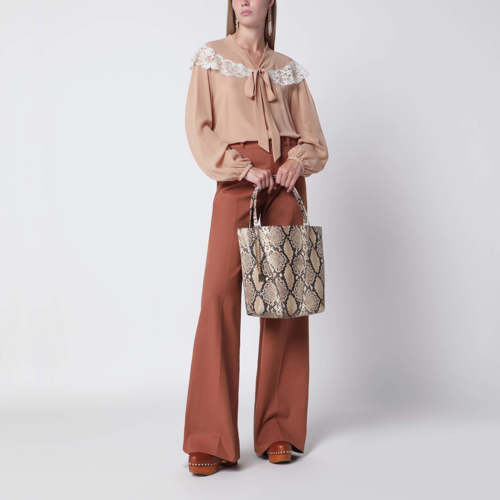 Große Chloé Spin Tote Bag aus Leder mit Pythonprägung