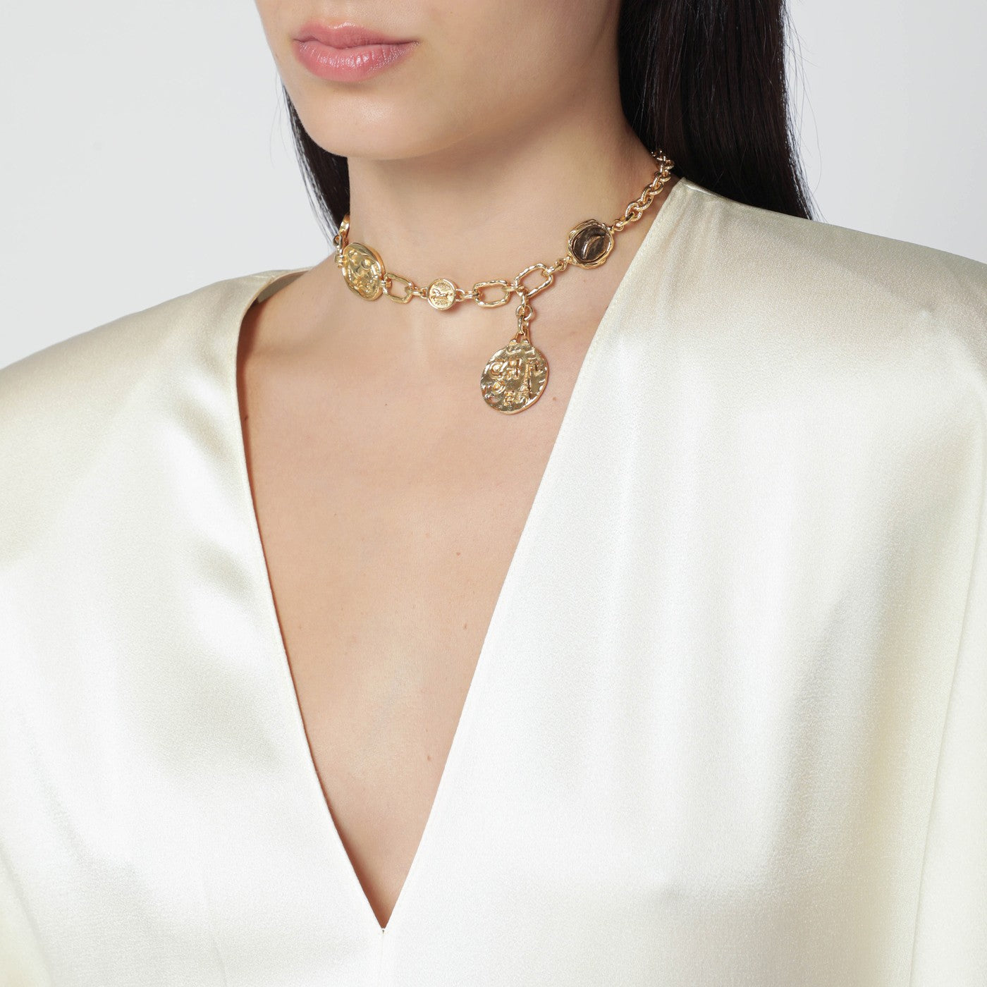 Medals Choker in Gold