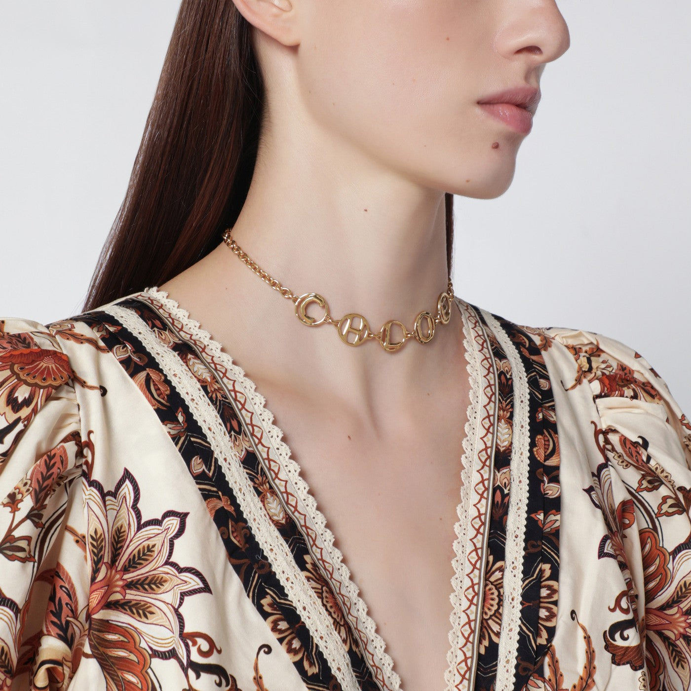 Choker Chloé Script en laiton Vintage Gold