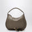 Marcie Schultertasche in Taupe aus Leder