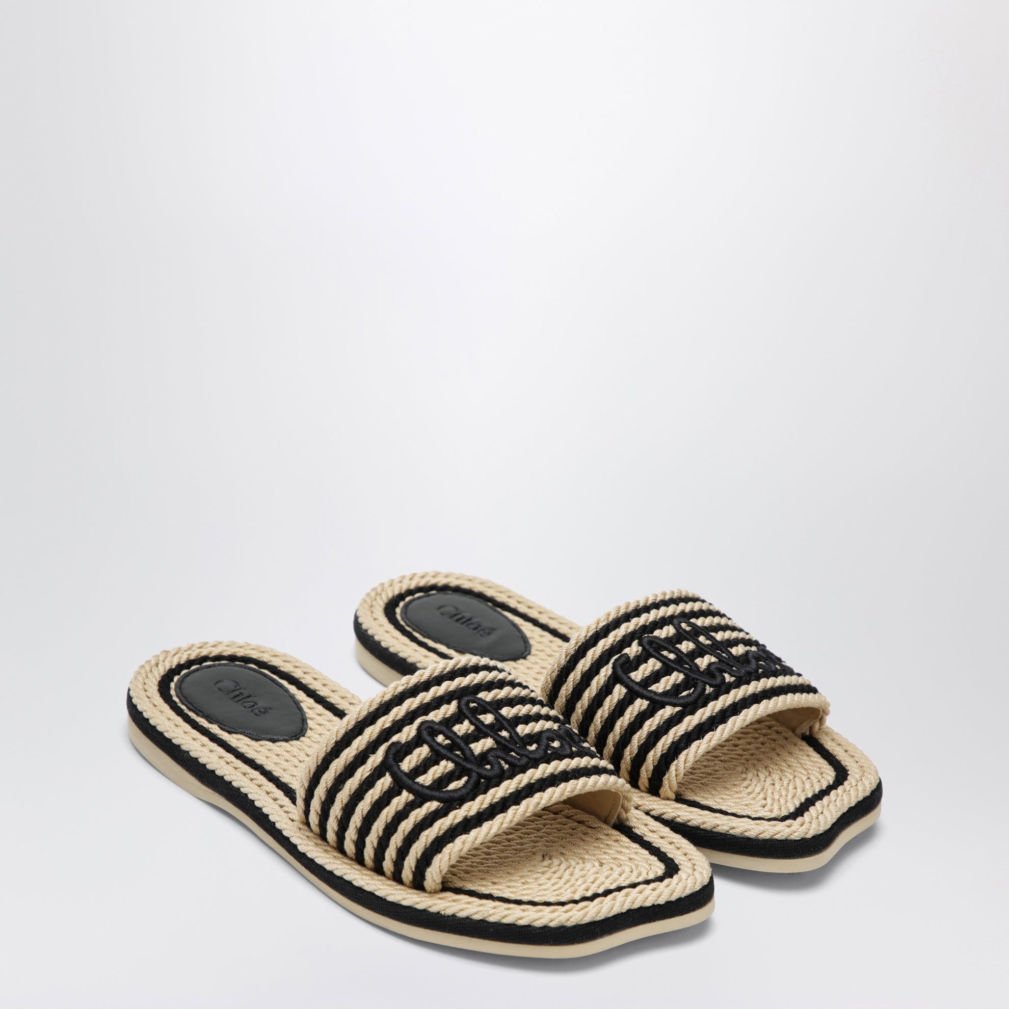 Sand mules in hand-braided recycled rope, black