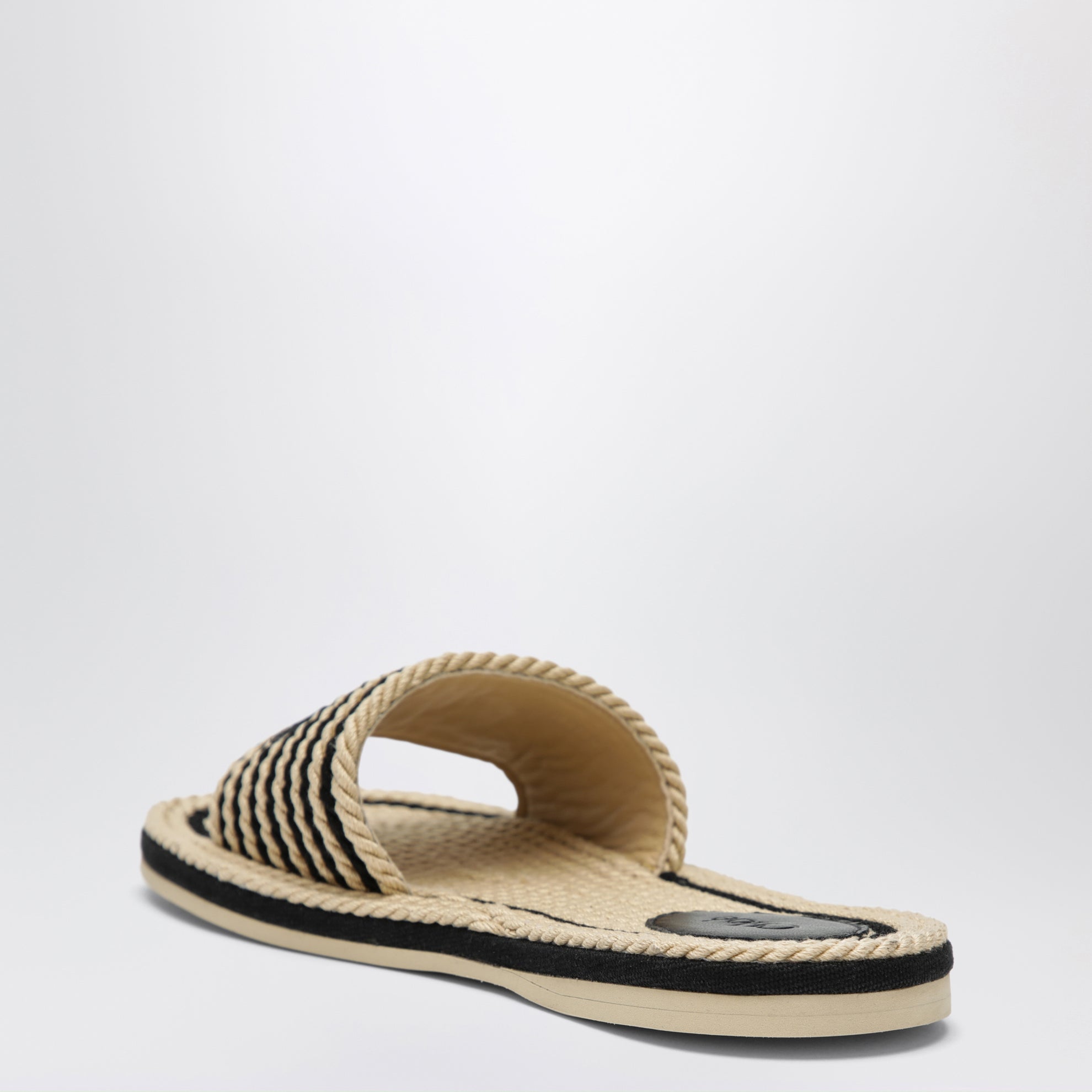 Sand mules in hand-braided recycled rope, black