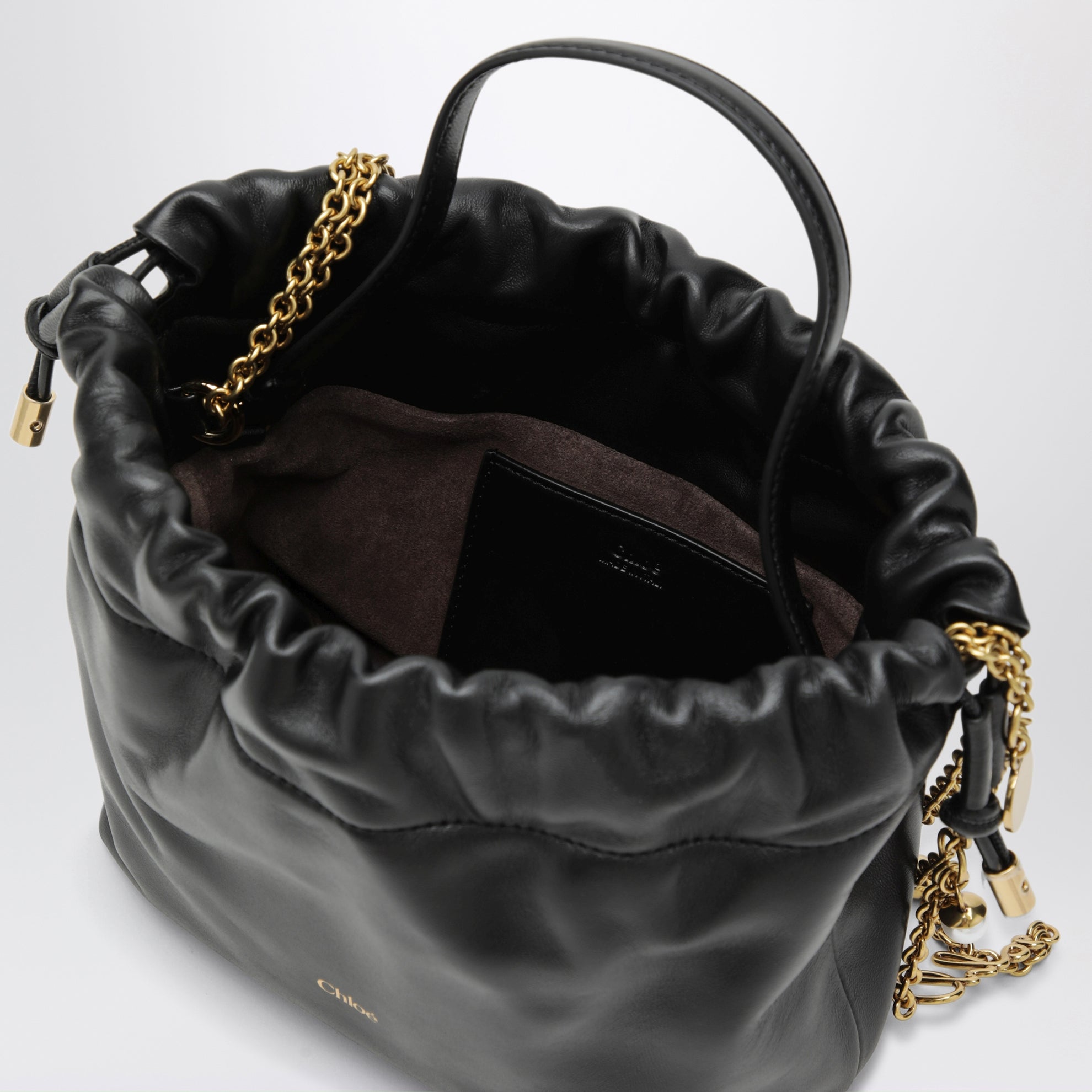 Borsa a spalla piccola Icons con catena in pelle nera