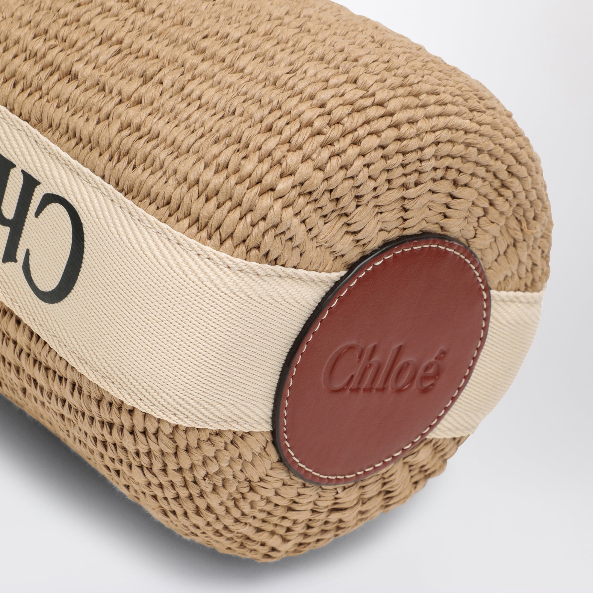 Kleine Bucket Bag Woody aus Raffia-Bast