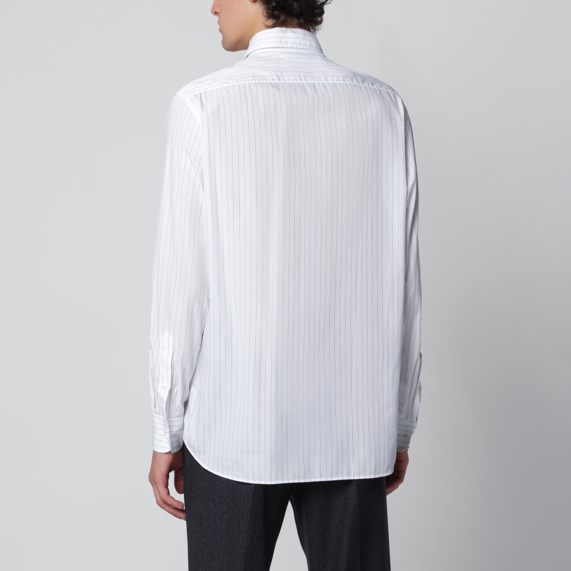 Camicia bianca a righe sottili in cotone