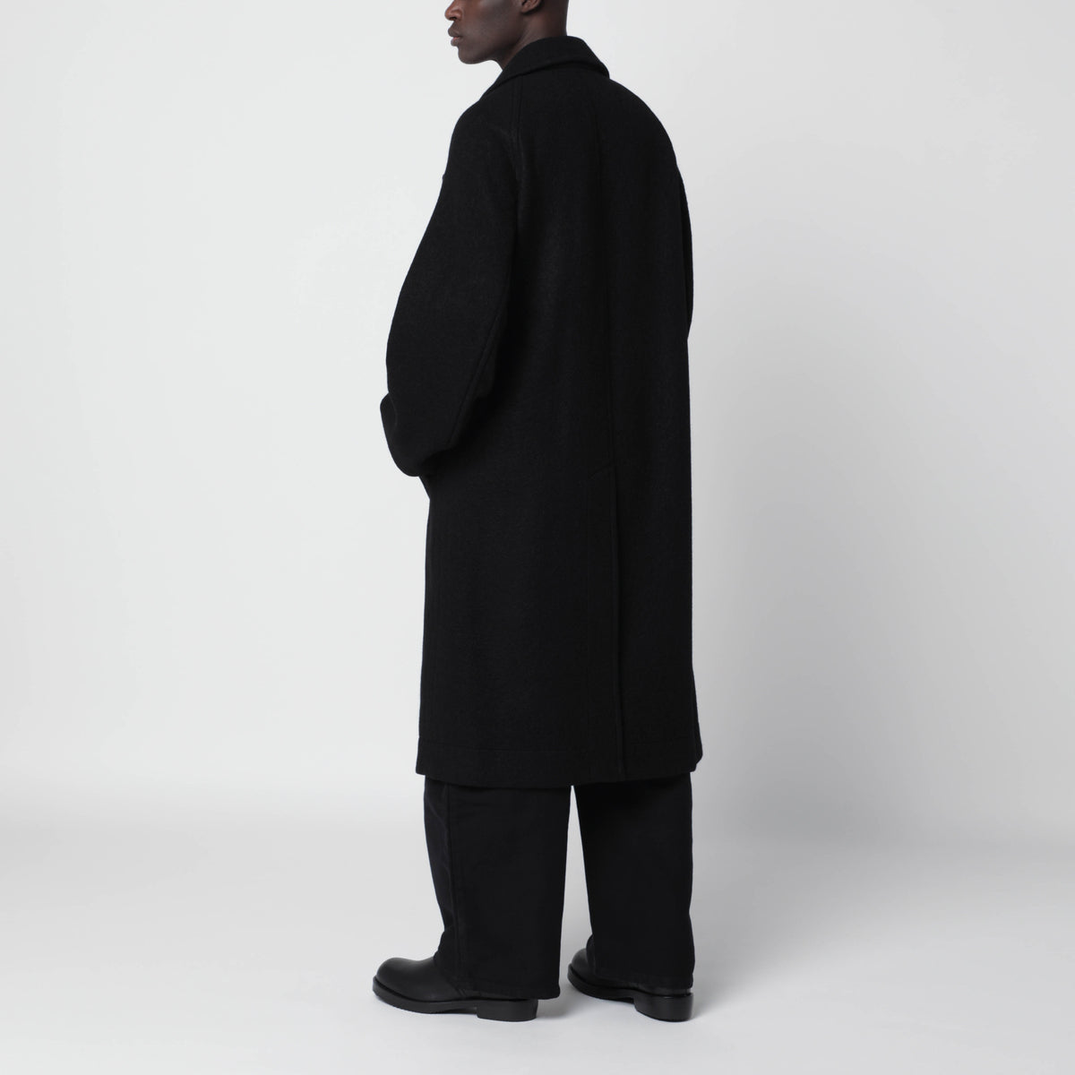 Black double-breasted coat in wool and alpaca