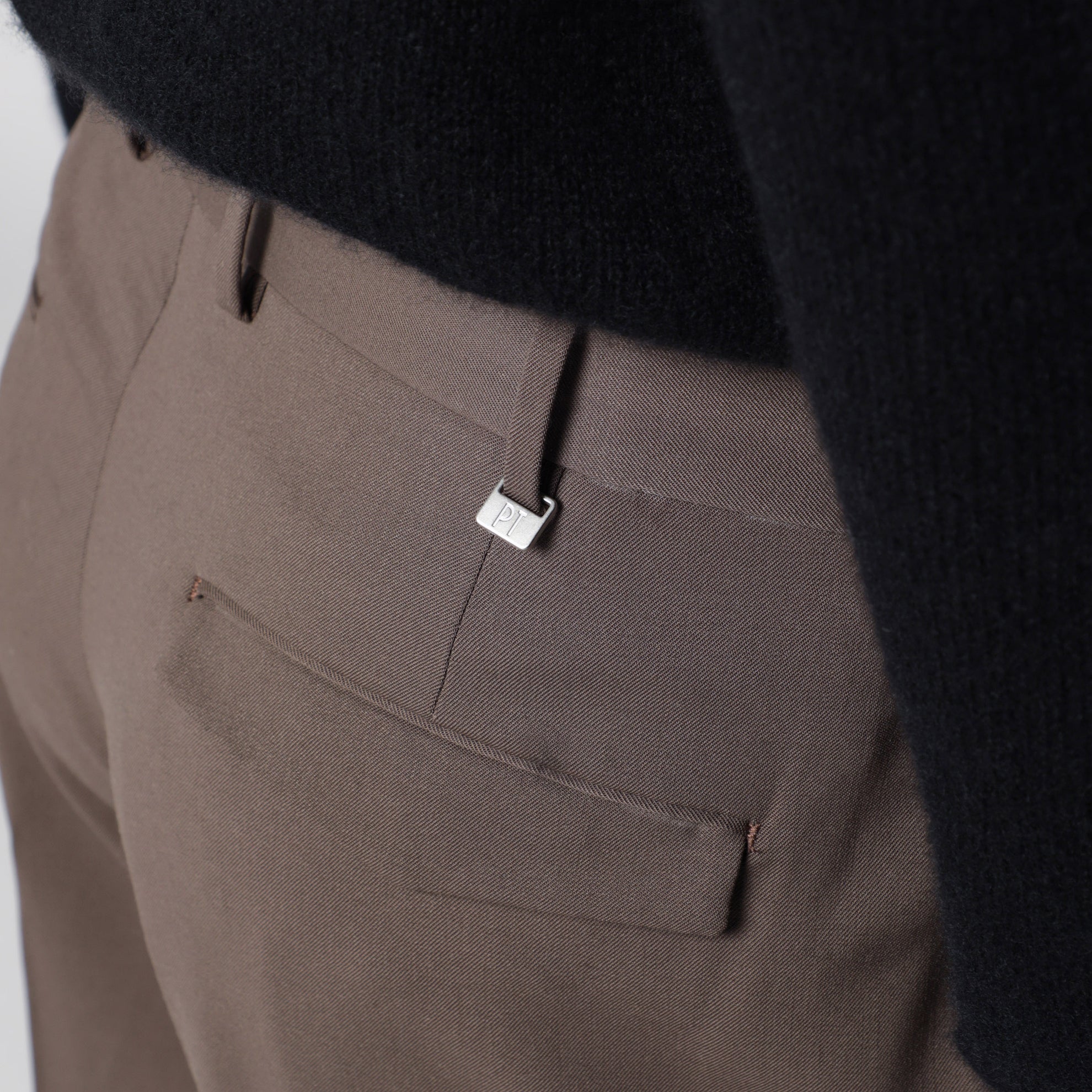 Pantalone color taupe in misto lana